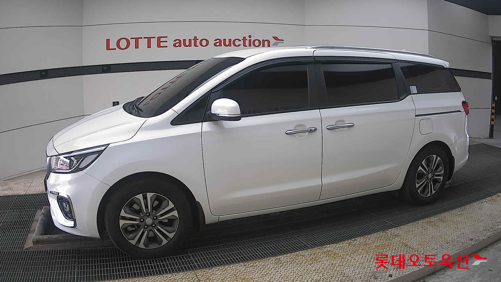 Kia Carnival id 3803752 из Кореи 12