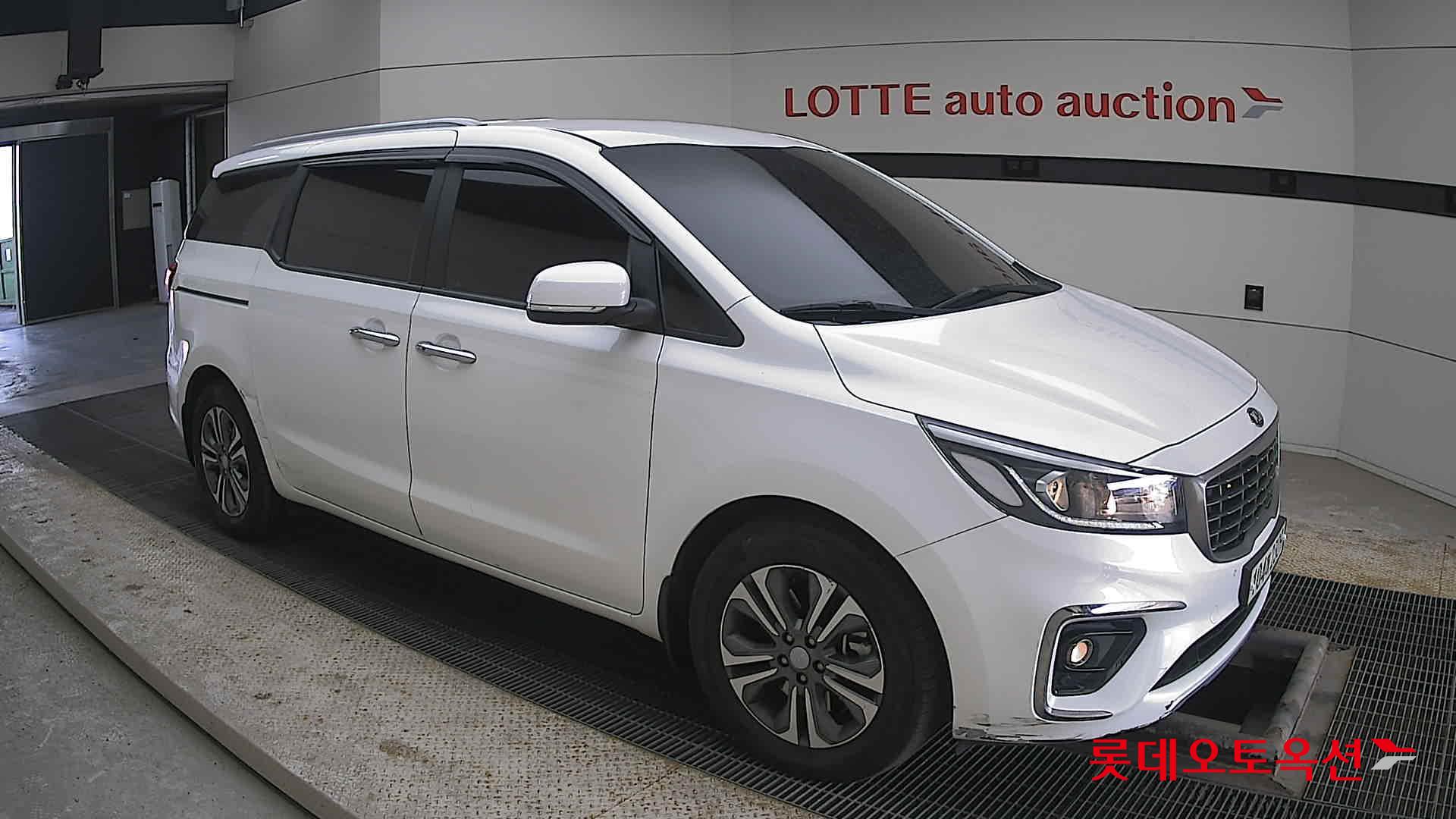 Kia Carnival id 3803752 из Кореи 16