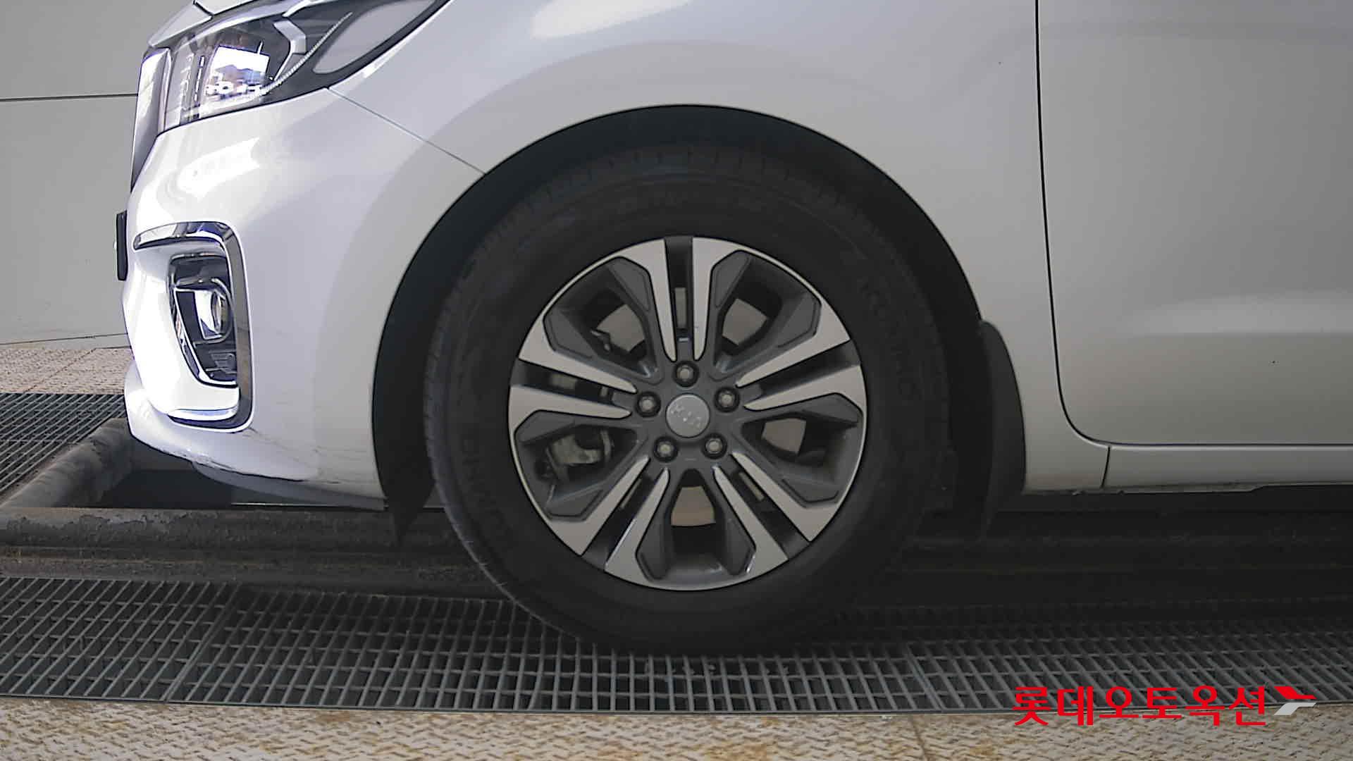 Kia Carnival id 3803752 из Кореи 21