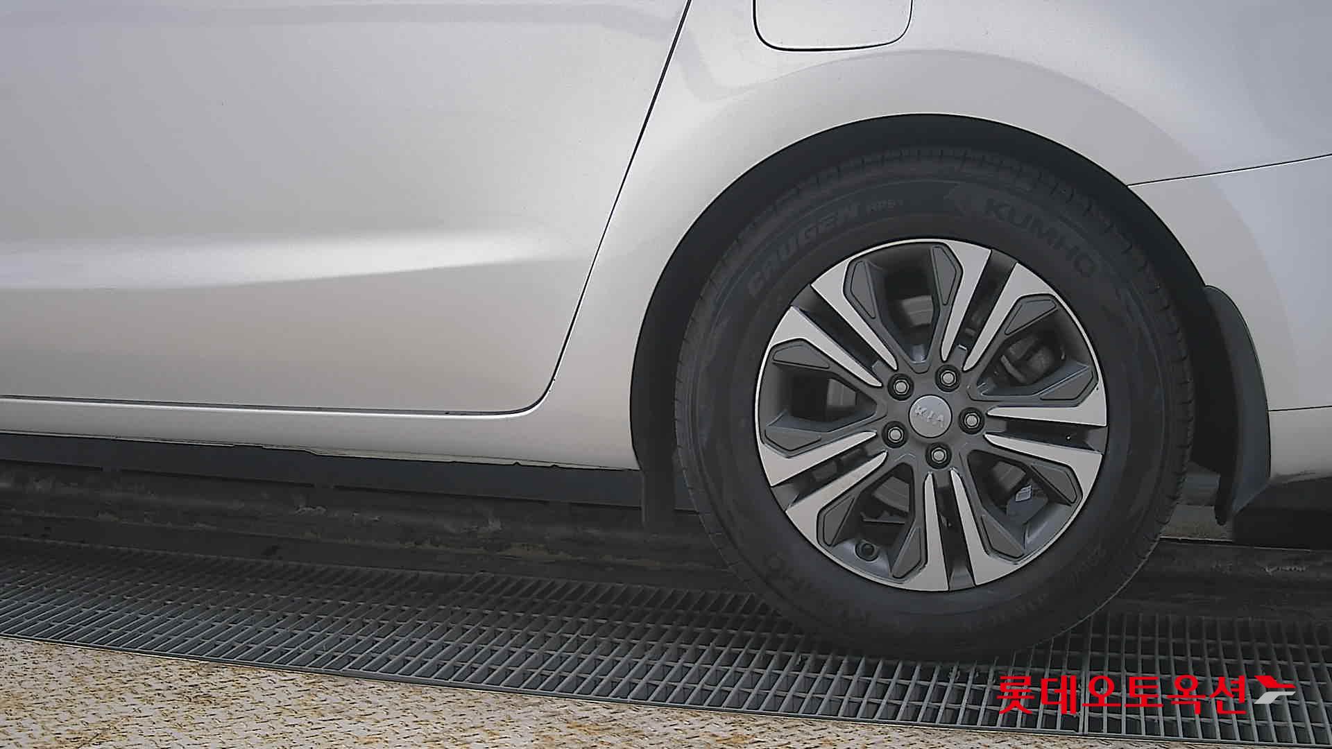 Kia Carnival id 3803752 из Кореи 22