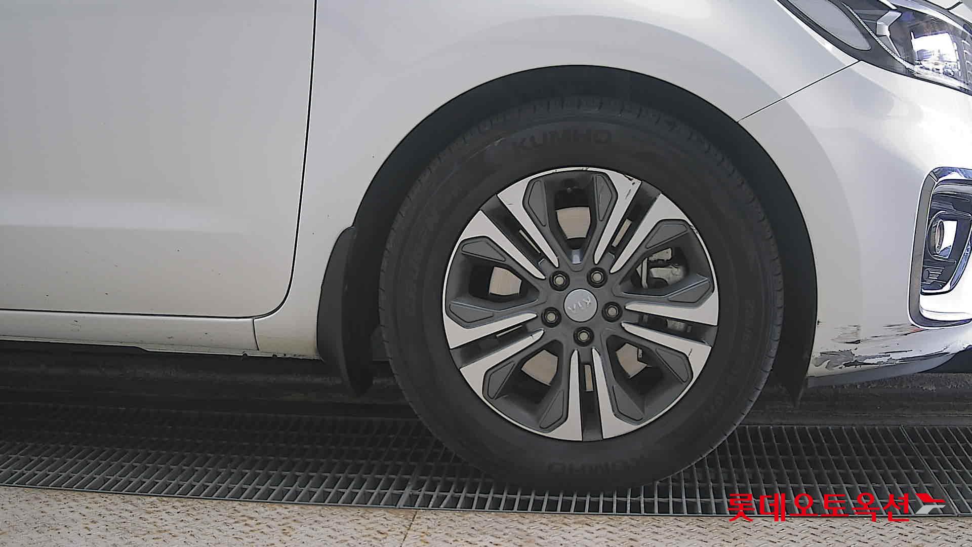 Kia Carnival id 3803752 из Кореи 23