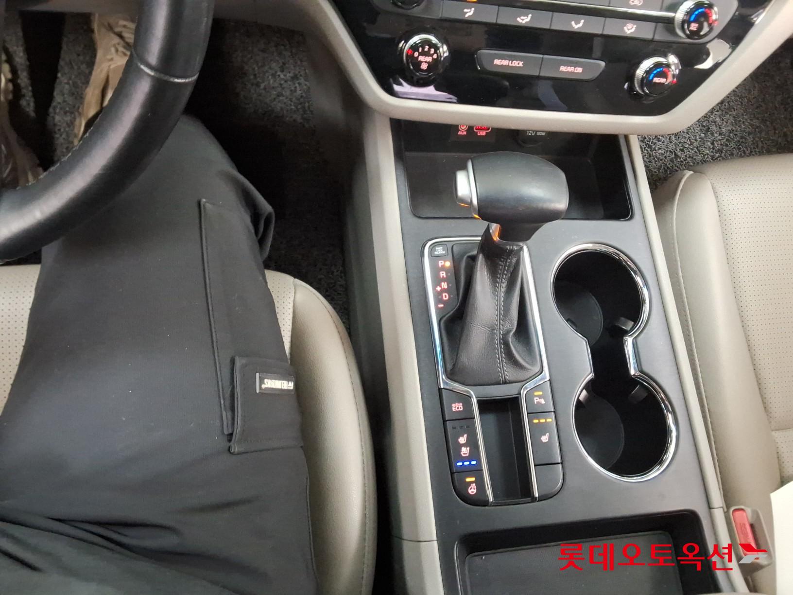 Kia Carnival id 3803752 из Кореи 33