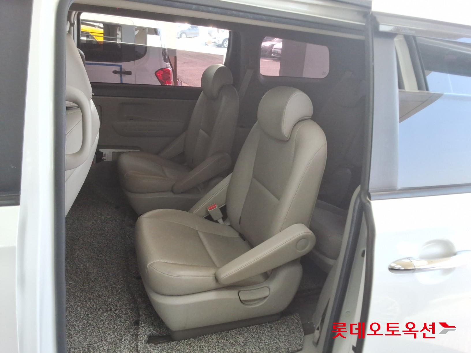 Kia Carnival id 3803752 из Кореи 36