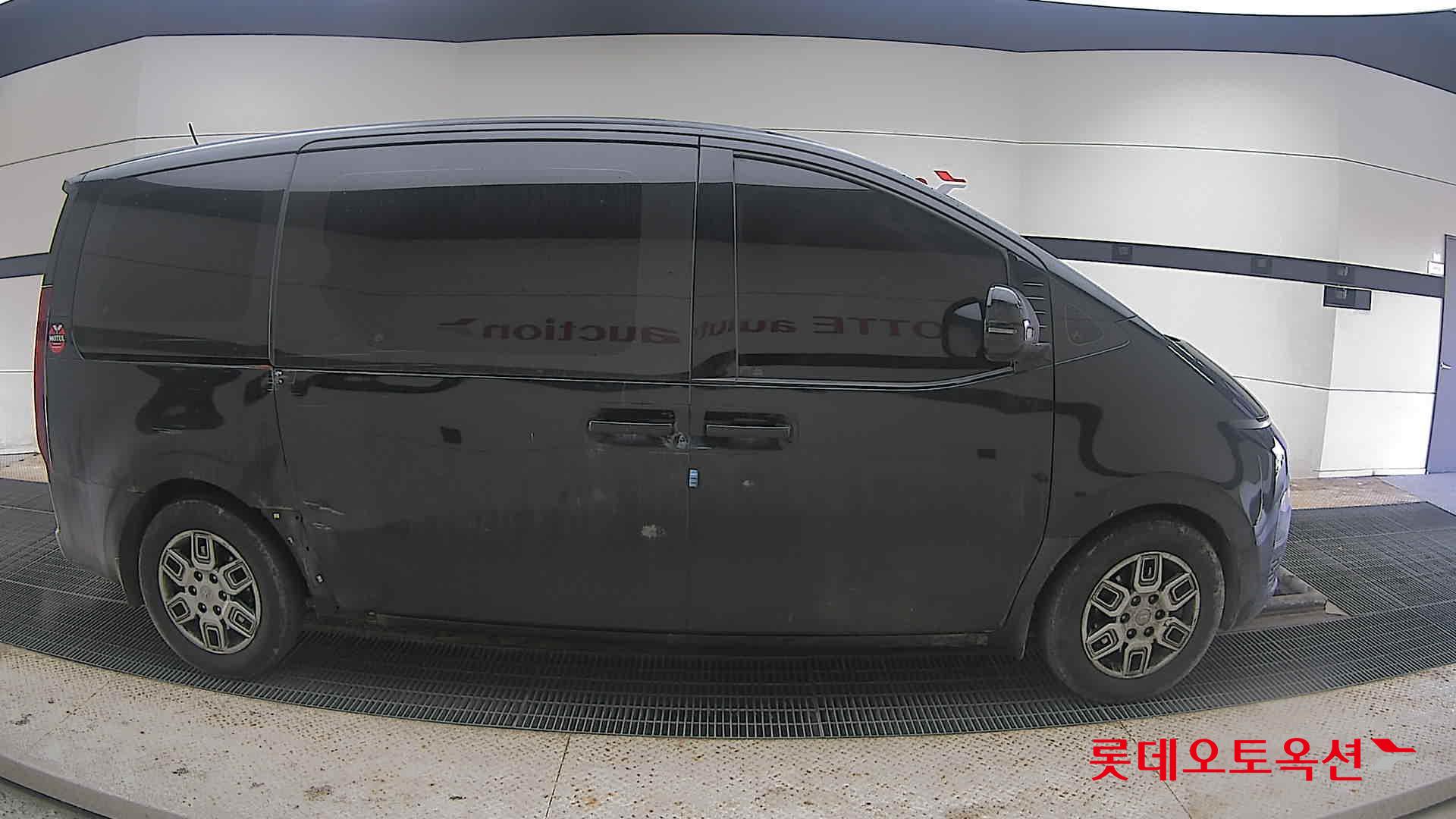 Hyundai Staria 2022 Abyss Black Pearl из Кореи, фото 3