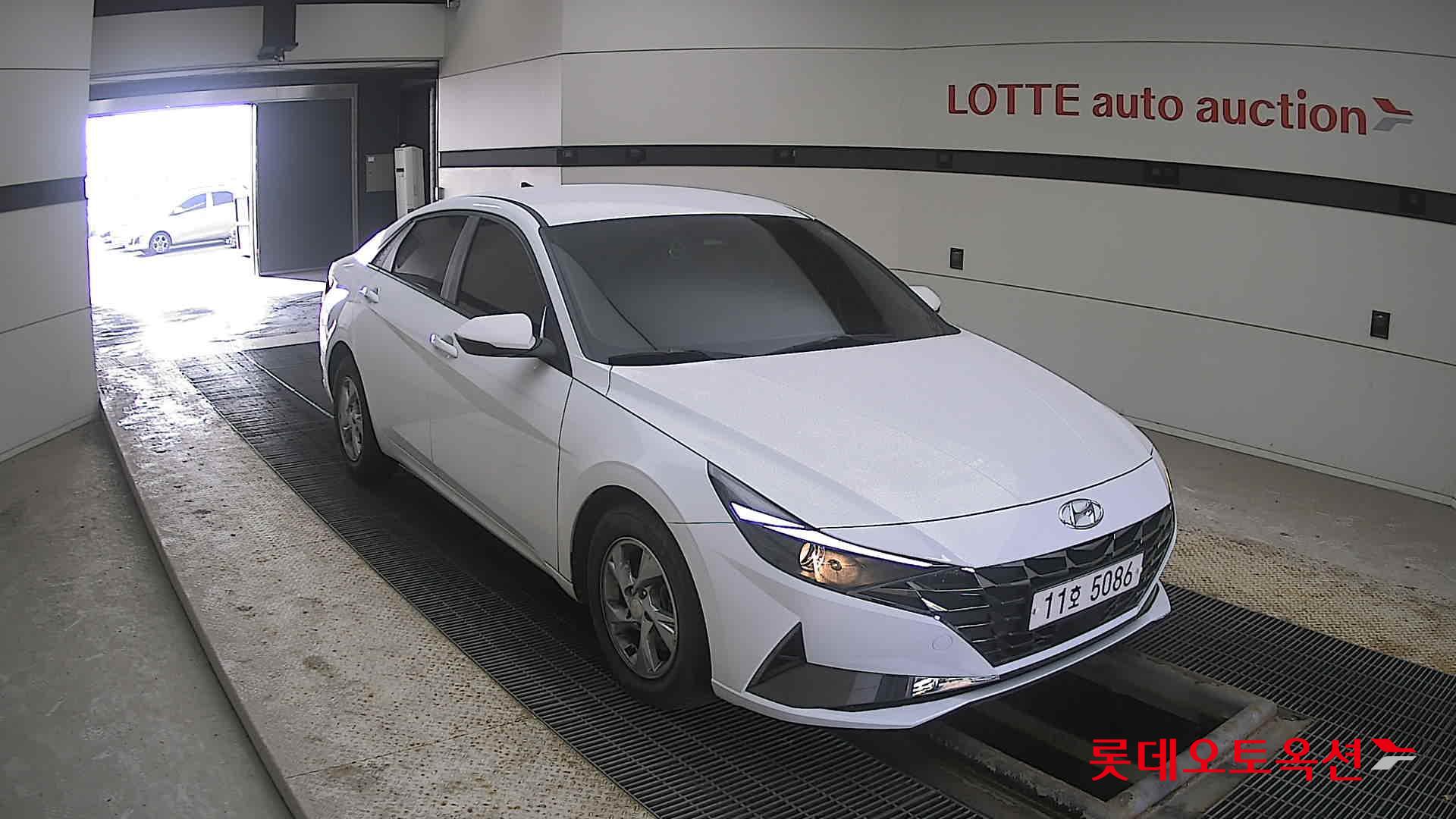 Hyundai Avante 2021 Polar White из Кореи, фото 2