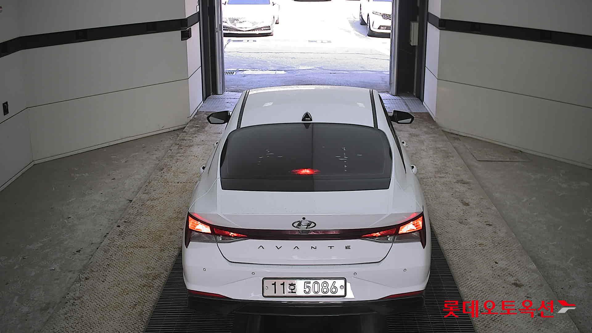 Hyundai Avante 2021 Polar White из Кореи, фото 5