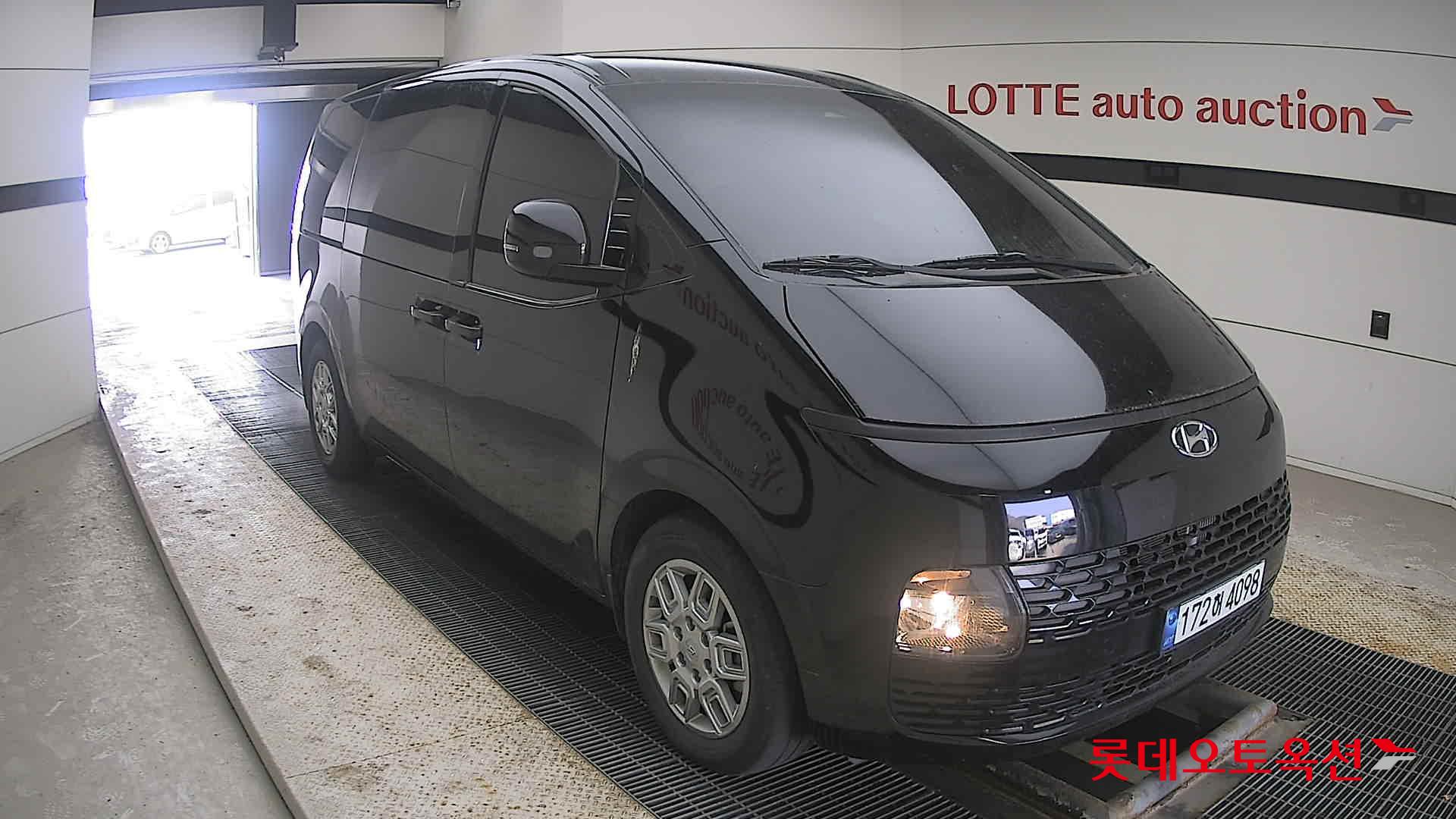 Hyundai Staria 2023 Abyss Black Pearl из Кореи, фото 2