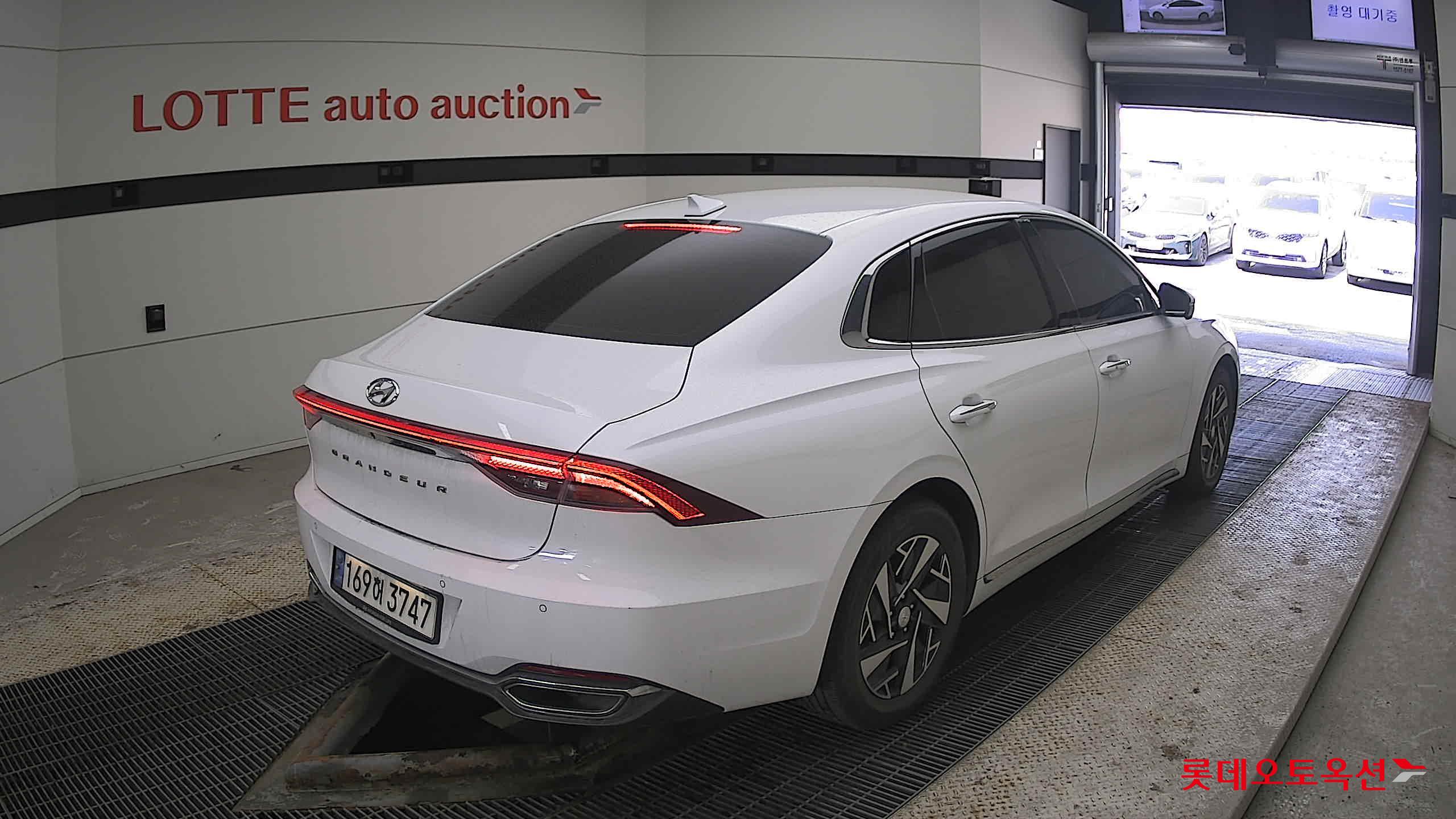 Hyundai Grandeur Hybrid 2022 Creamy White Pearl (optional) из Кореи, фото 4