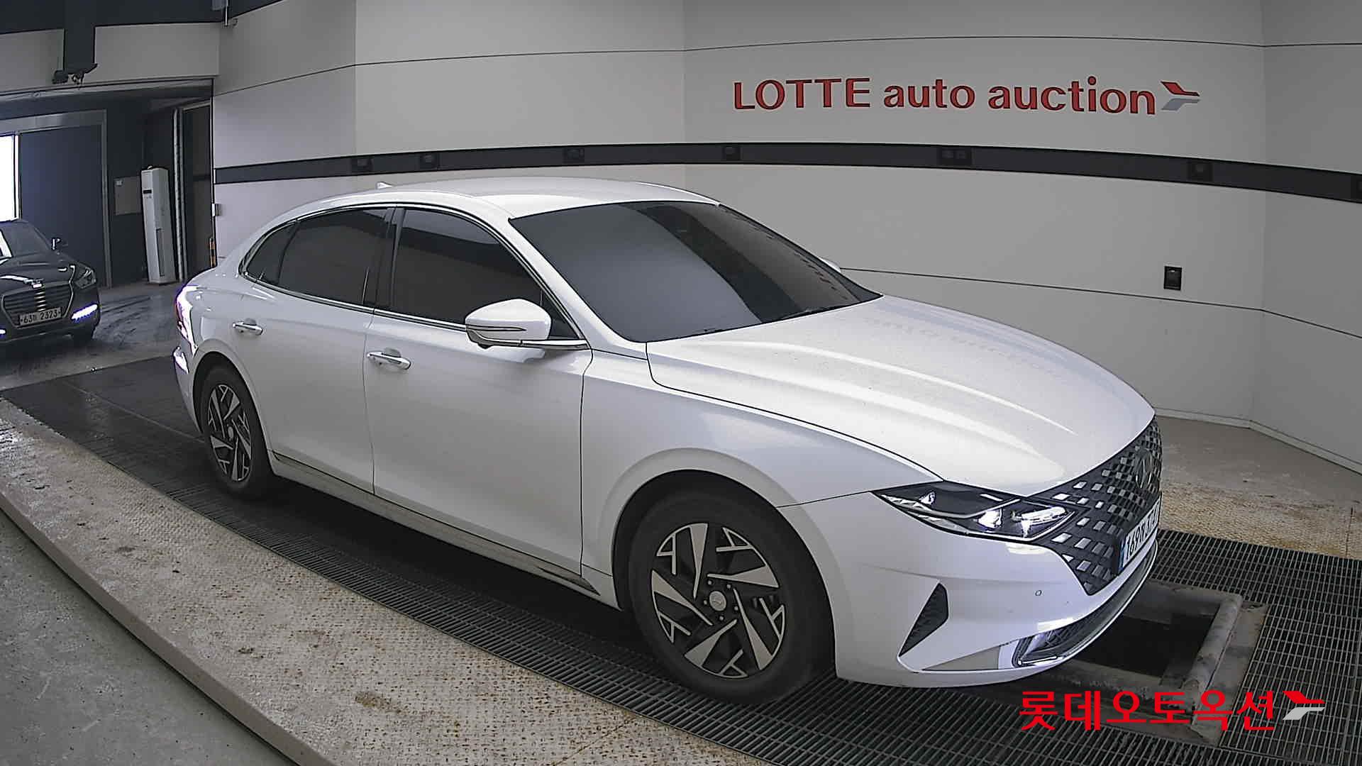 Hyundai Grandeur Hybrid id 3803703 из Кореи 16