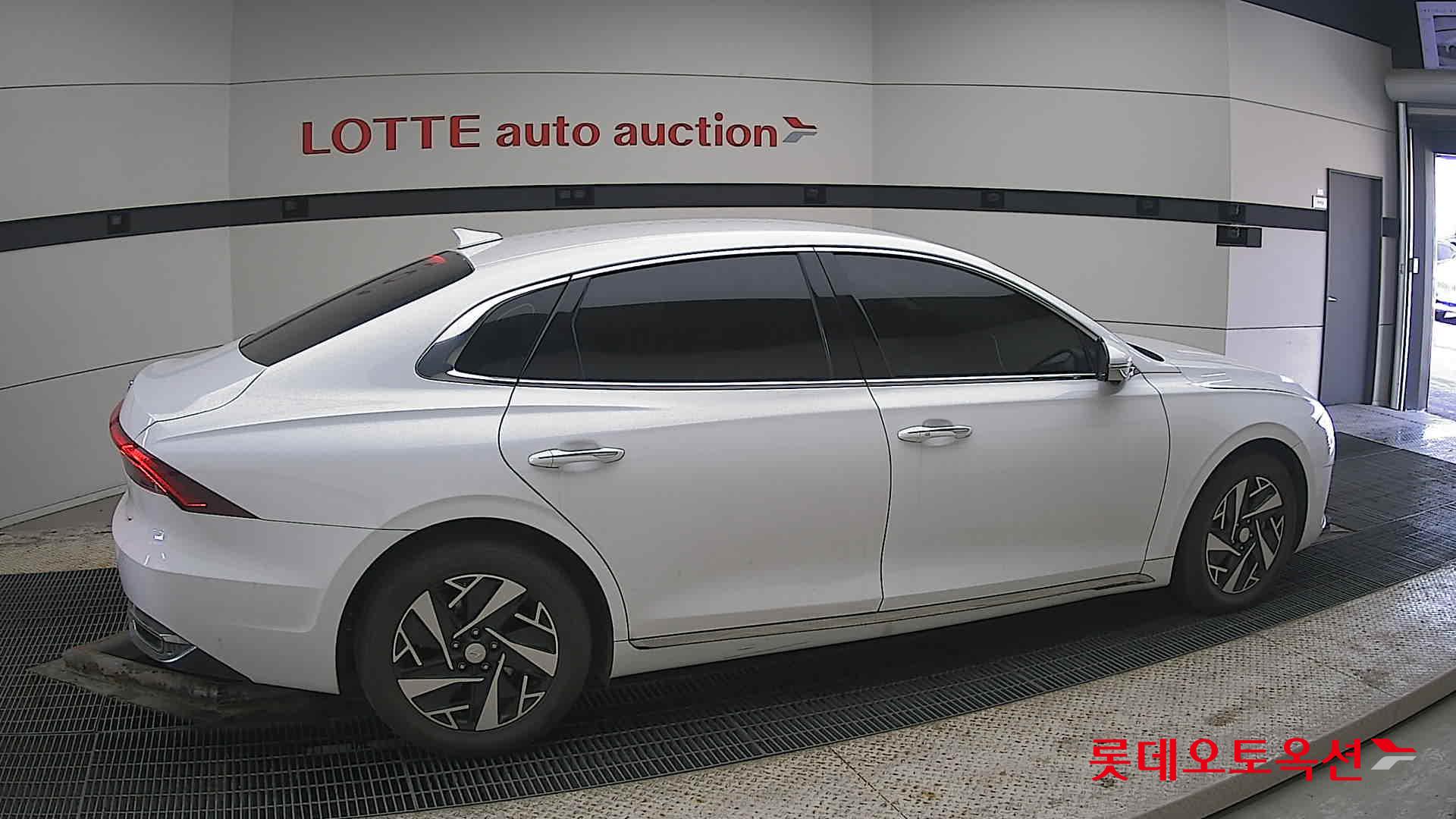 Hyundai Grandeur Hybrid id 3803703 из Кореи 18