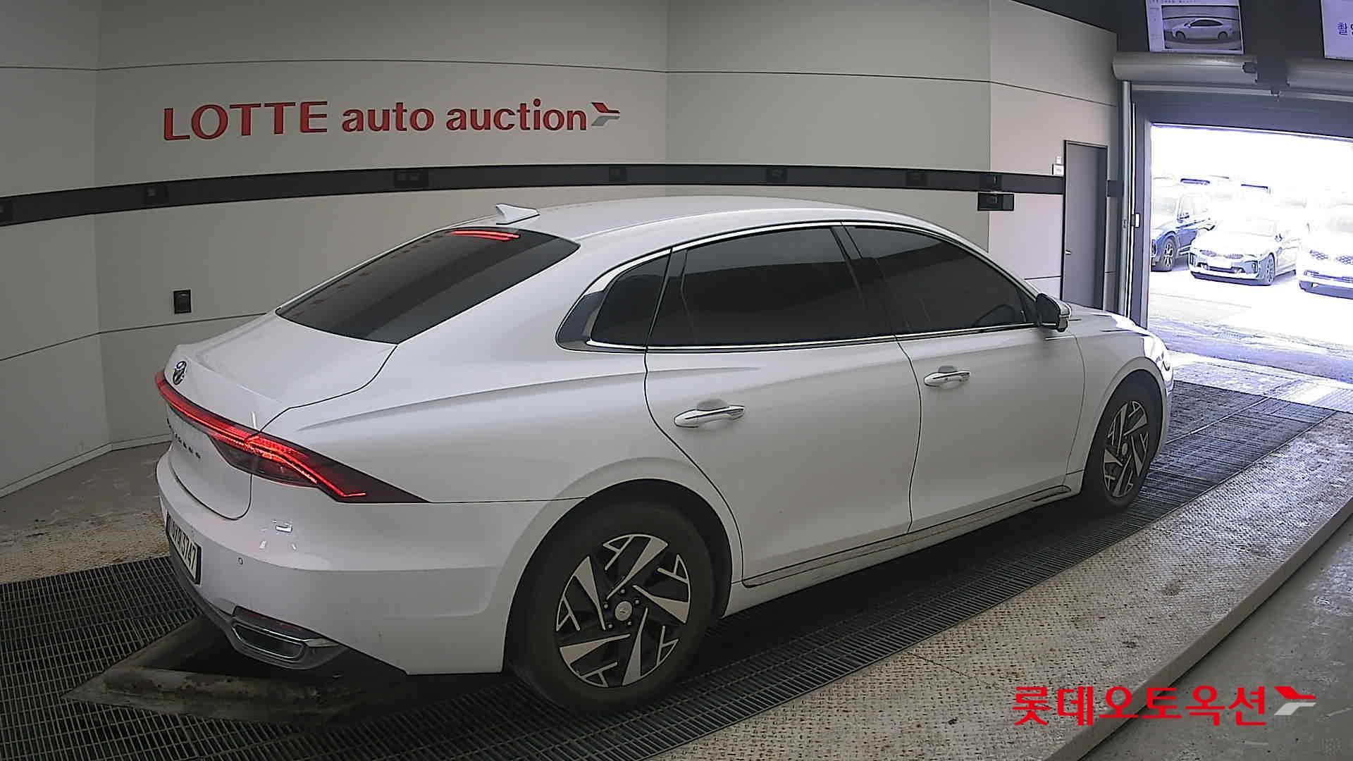 Hyundai Grandeur Hybrid id 3803703 из Кореи 19