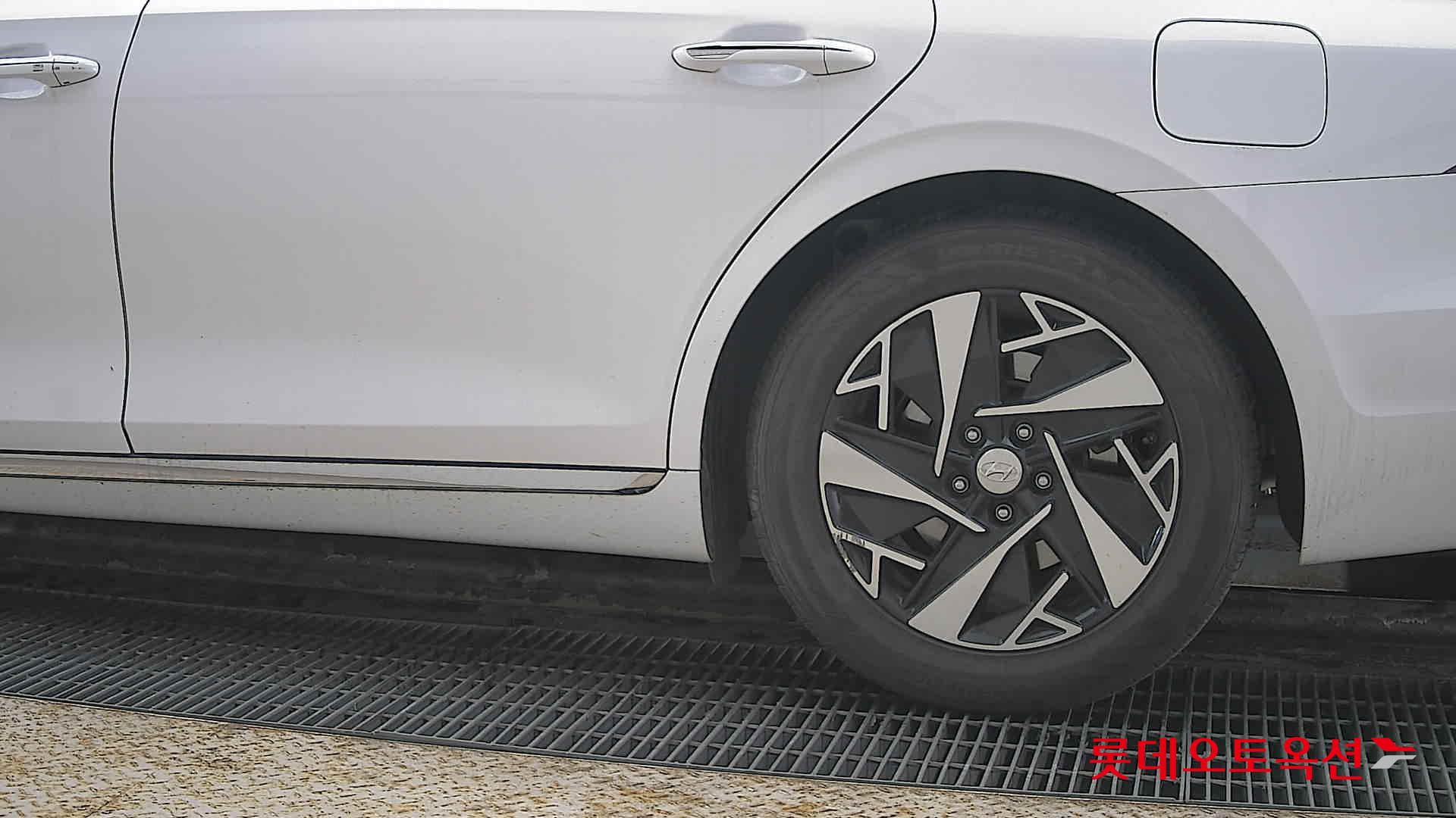 Hyundai Grandeur Hybrid id 3803703 из Кореи 22