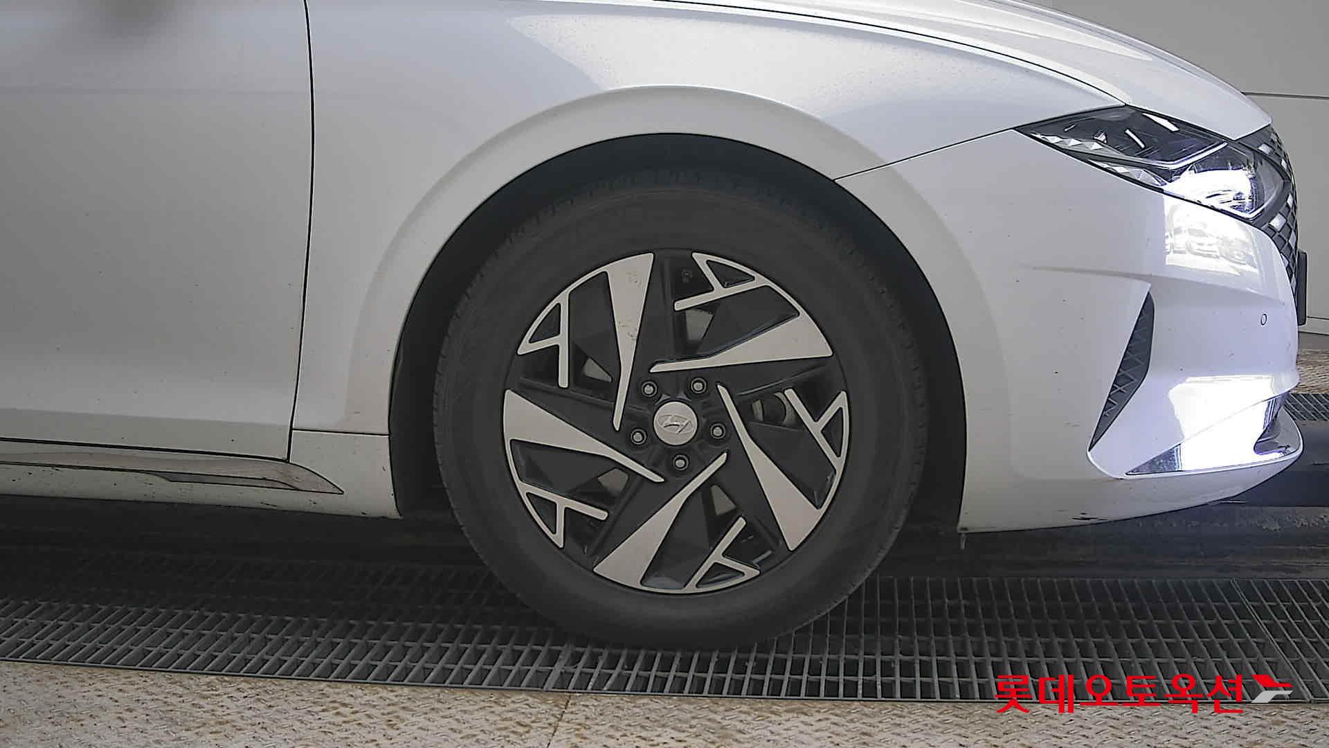 Hyundai Grandeur Hybrid id 3803703 из Кореи 23