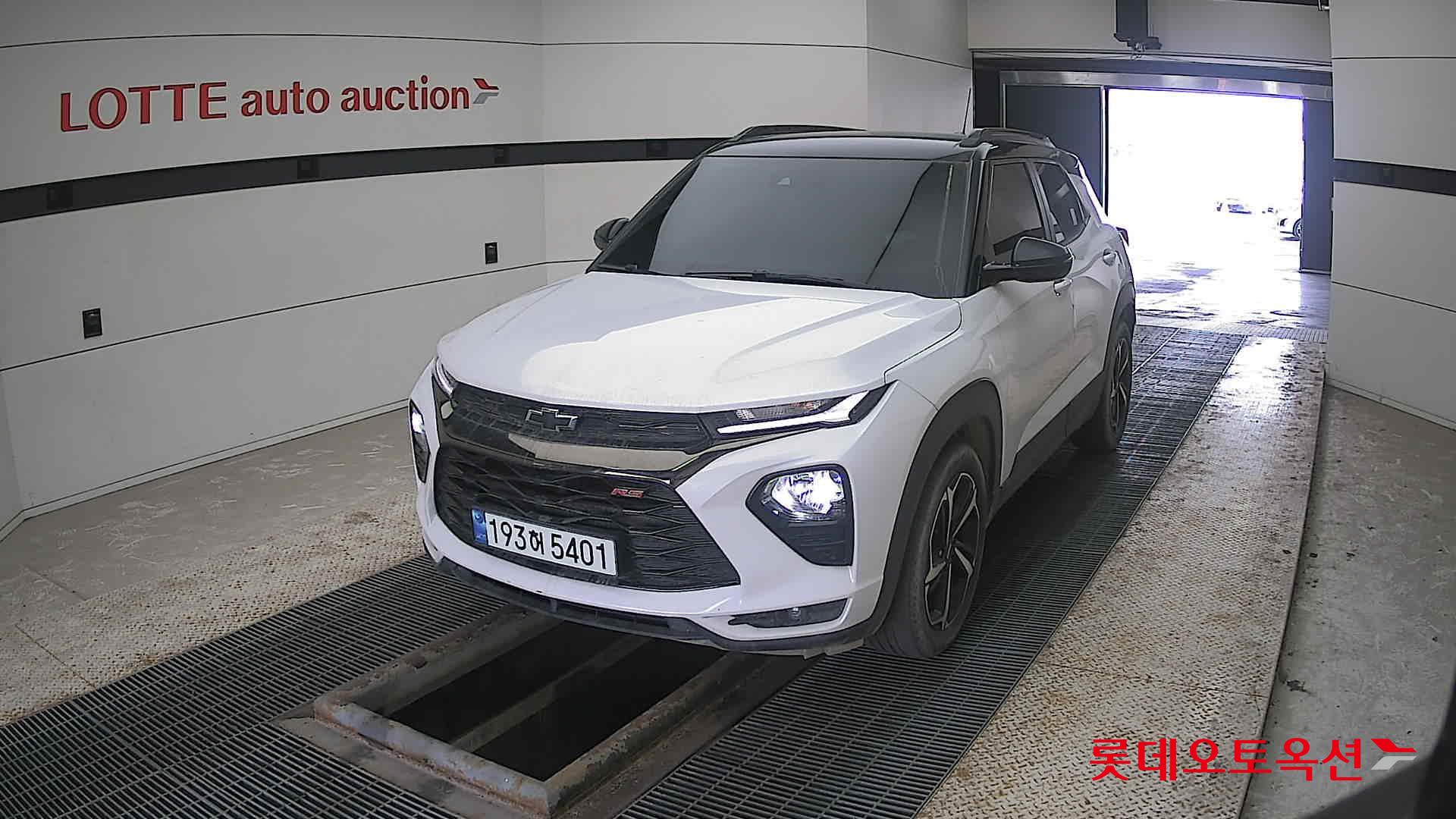 Korea G M TrailBlazer 1.35 Turbo FWD 2023 Snow White Pearl (optional) из Кореи