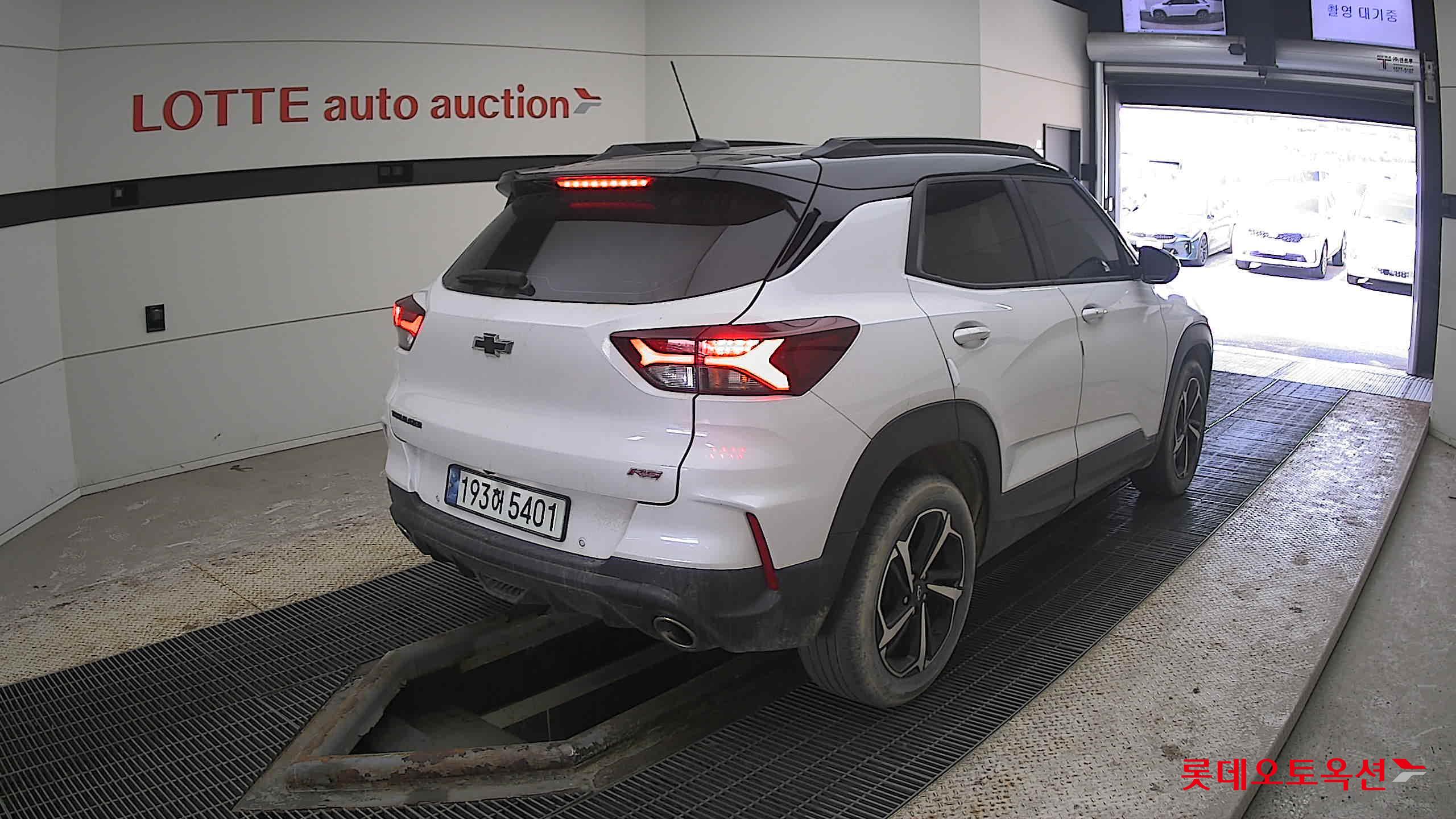 Korea G M TrailBlazer 1.35 Turbo FWD 2023 Snow White Pearl (optional) из Кореи, фото 4