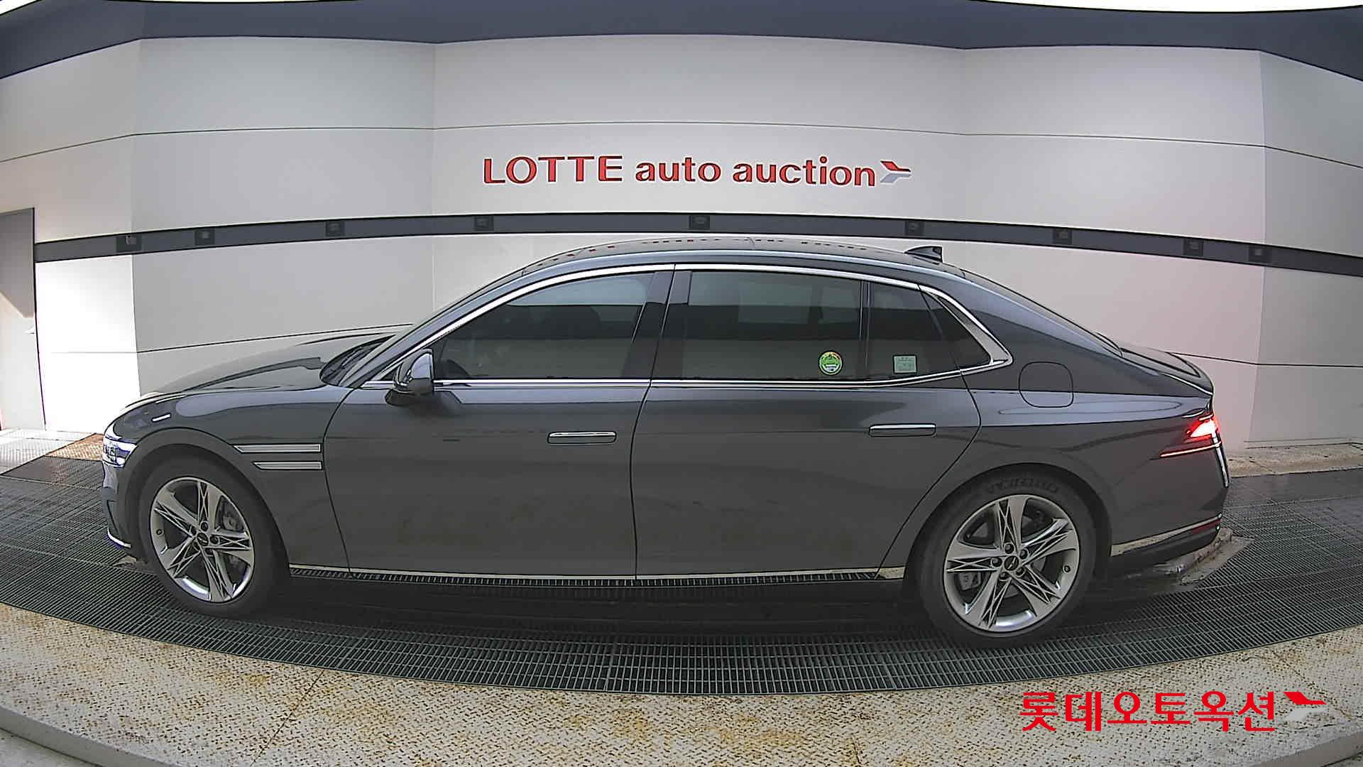 جينيسيس G90 2023 - صورة 13