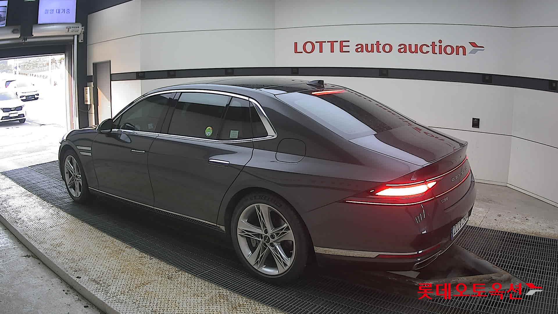 جينيسيس G90 2023 - صورة 15