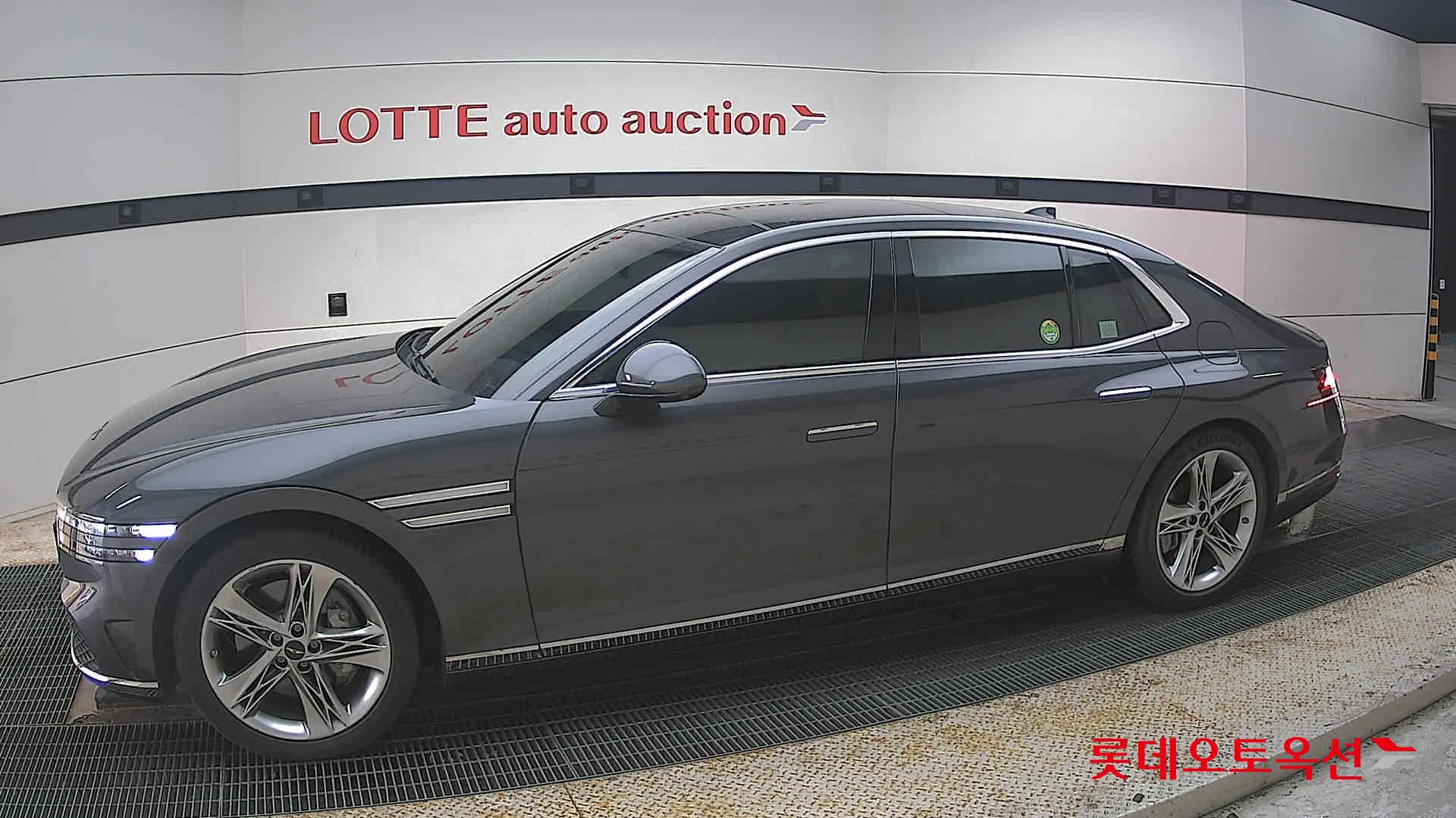 جينيسيس G90 2023 - صورة 12