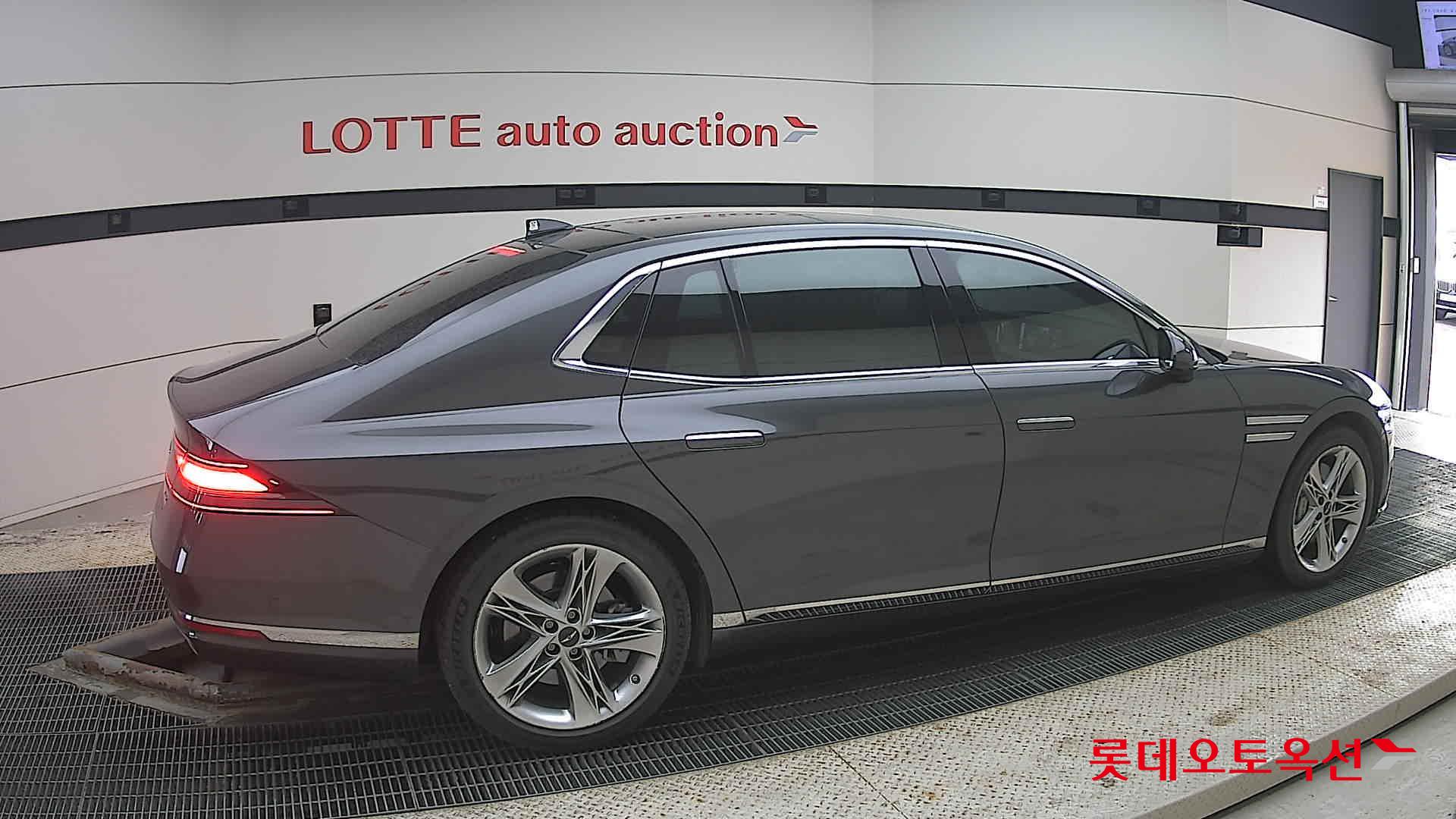 جينيسيس G90 2023 - صورة 20