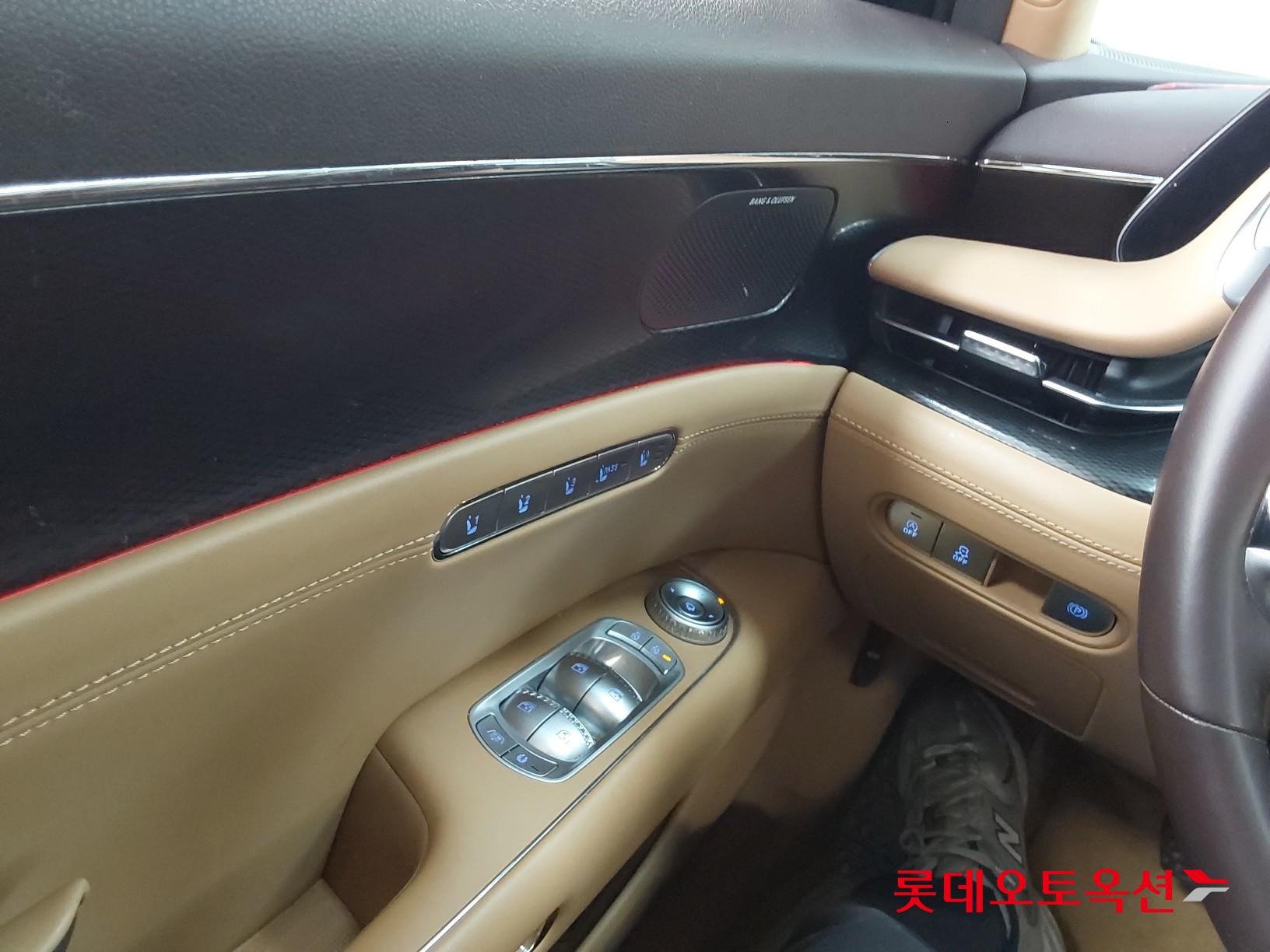 جينيسيس G90 2023 - صورة 29