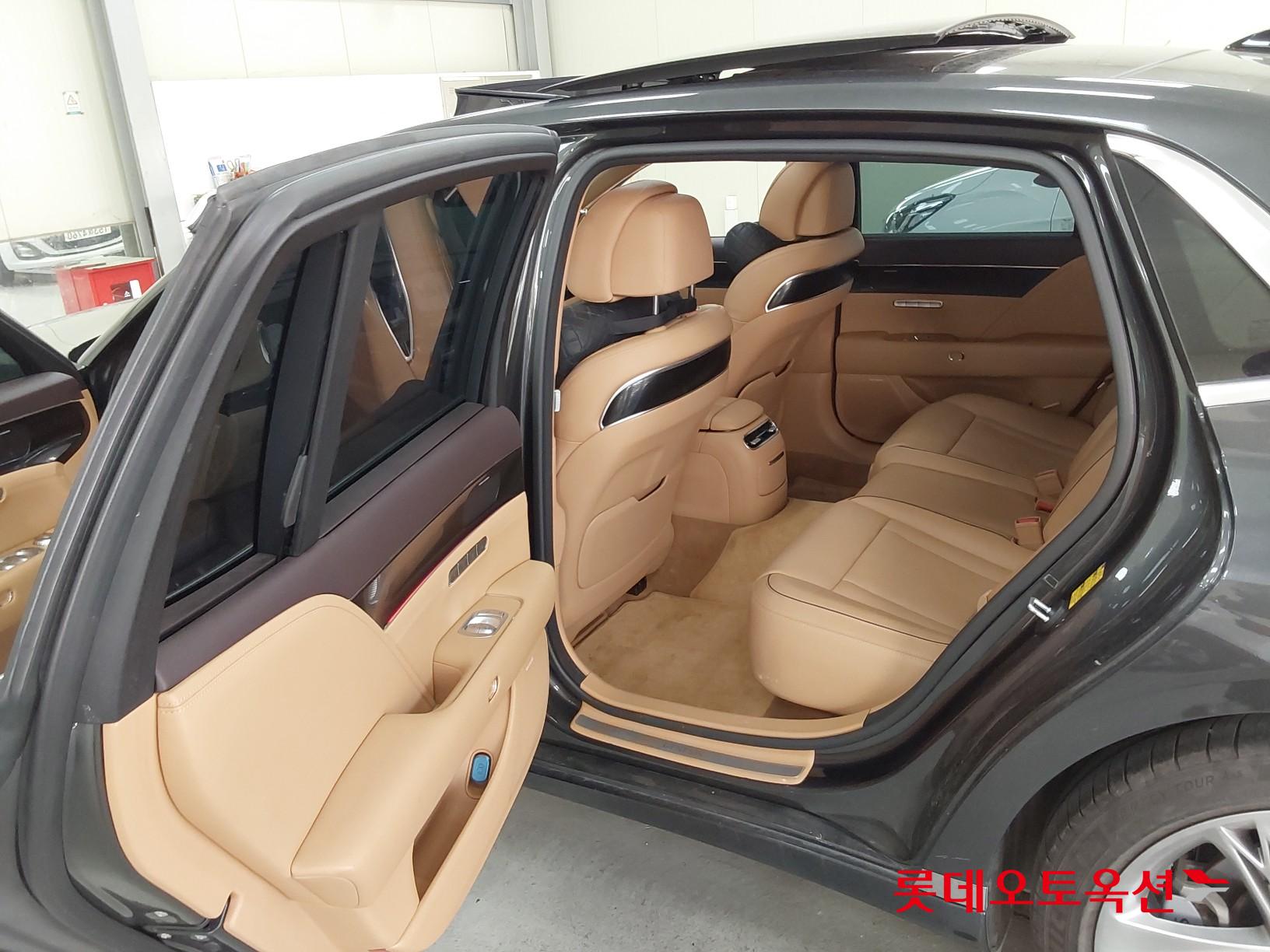 جينيسيس G90 2023 - صورة 38