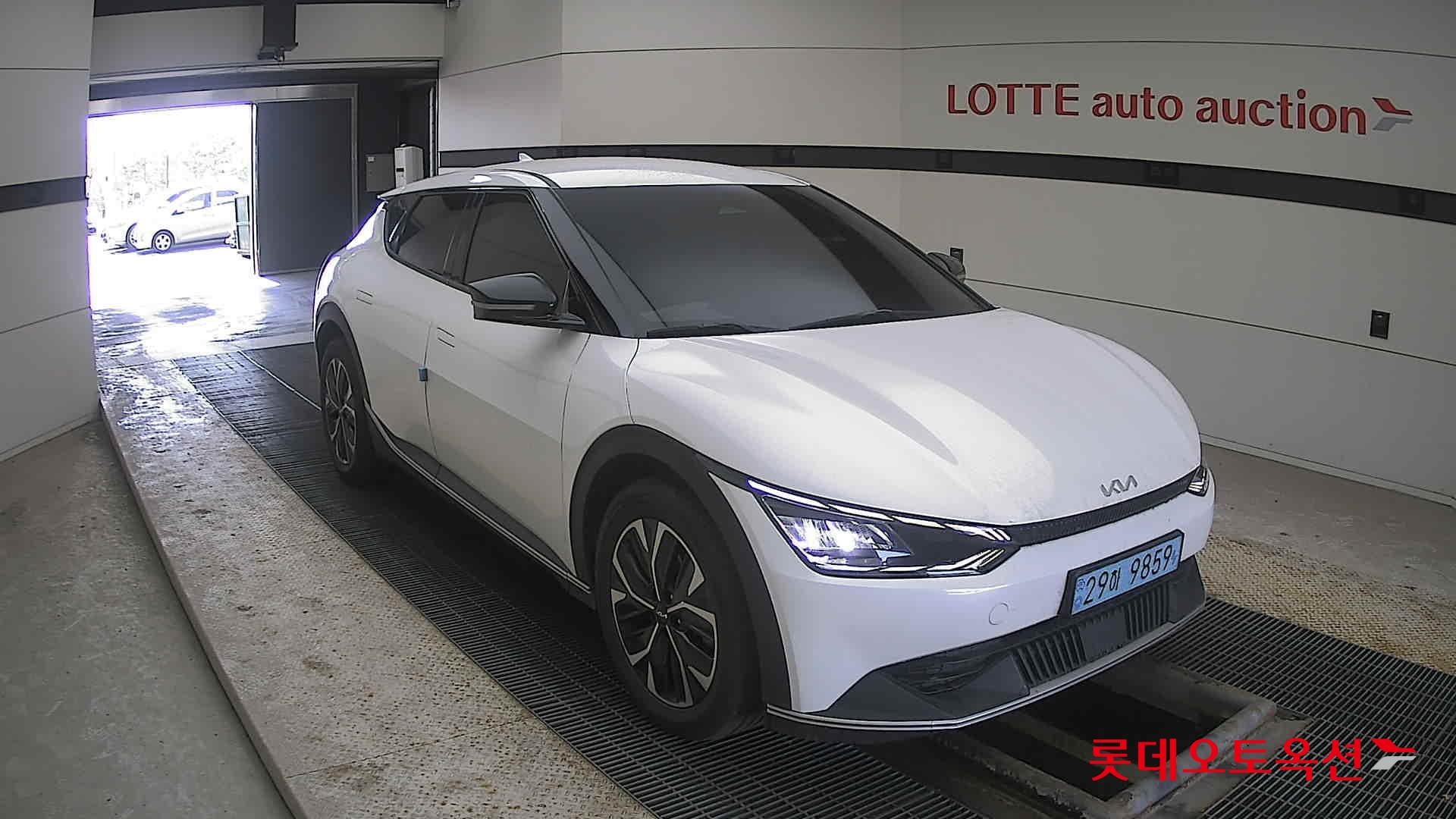 Kia EV6 2022 Snow White Pearl из Кореи, фото 2