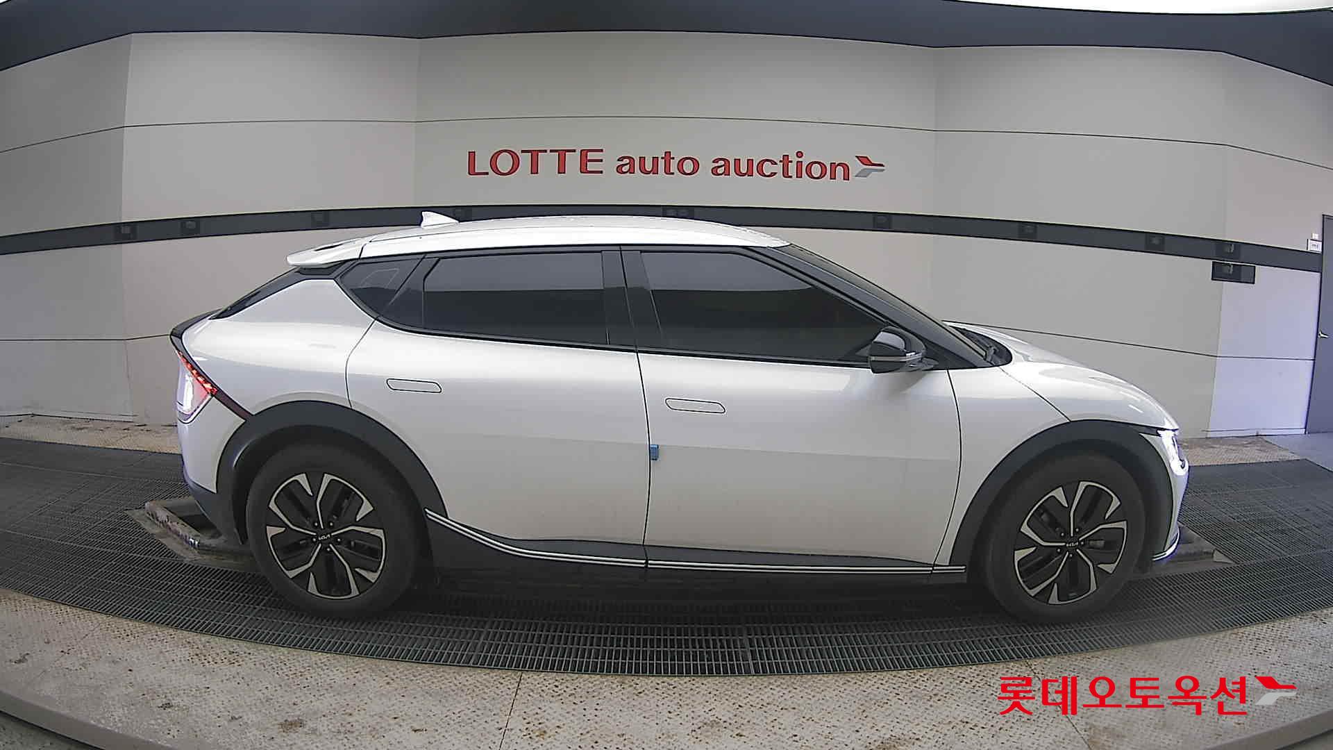 Kia EV6 2022 Snow White Pearl из Кореи, фото 3