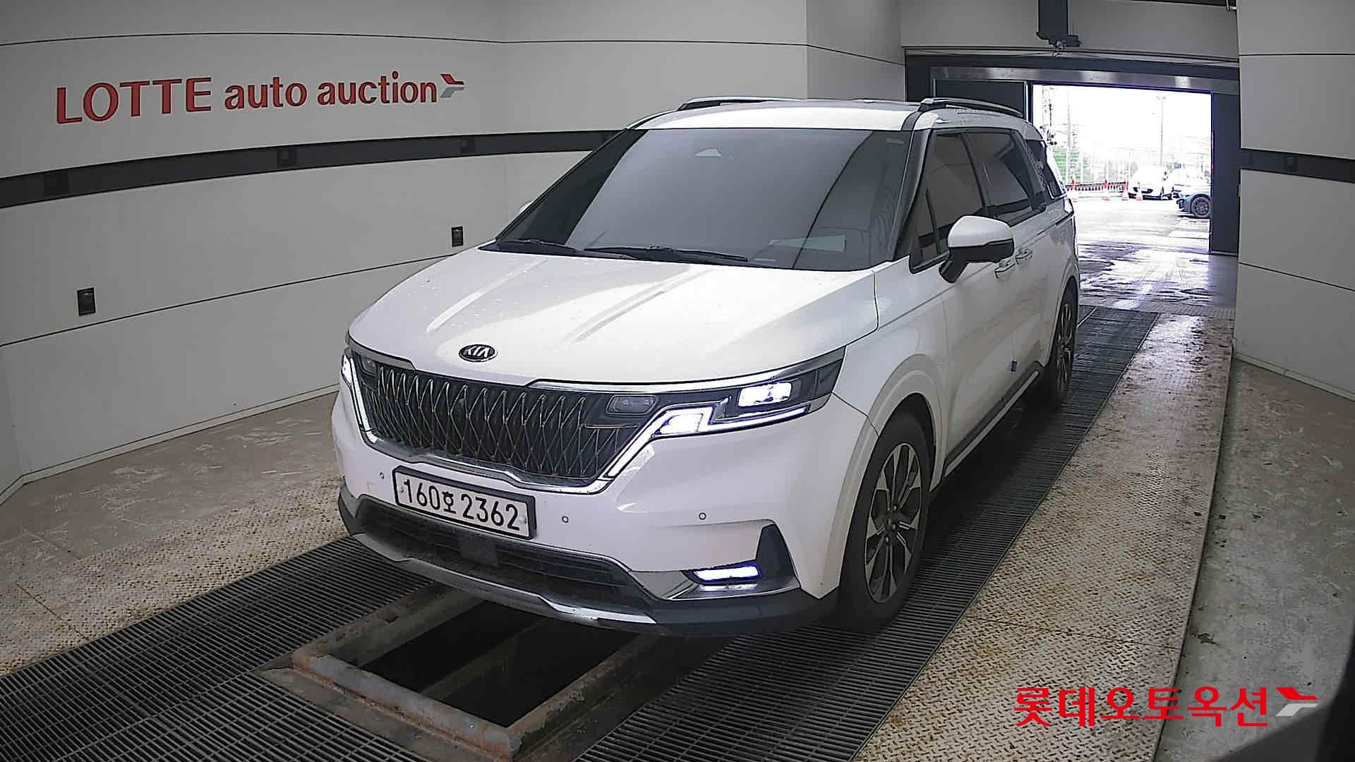 Kia Carnival 2021 Snow White Pearl (optional) из Кореи