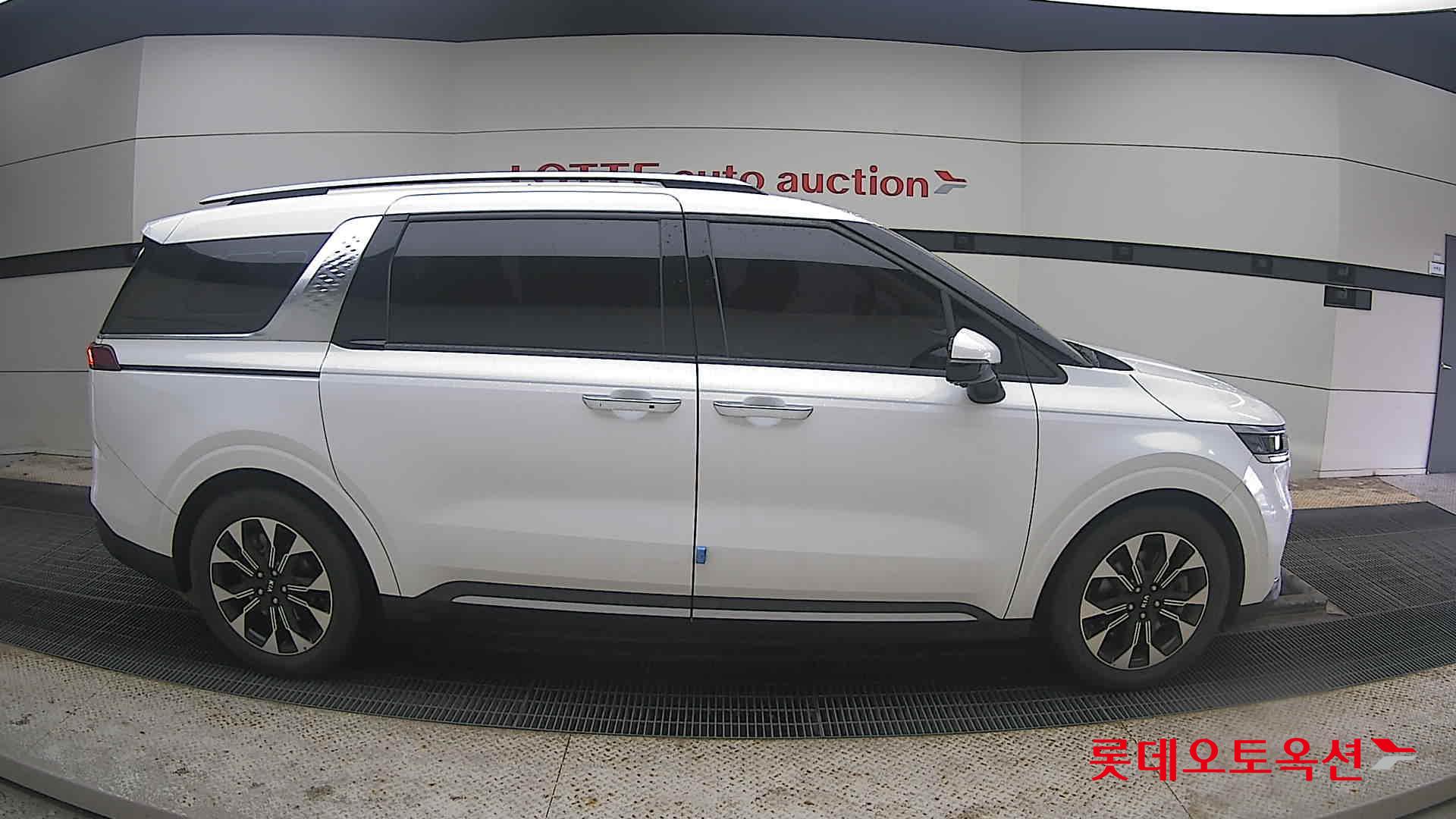 Kia Carnival 2021 Snow White Pearl (optional) из Кореи, фото 3