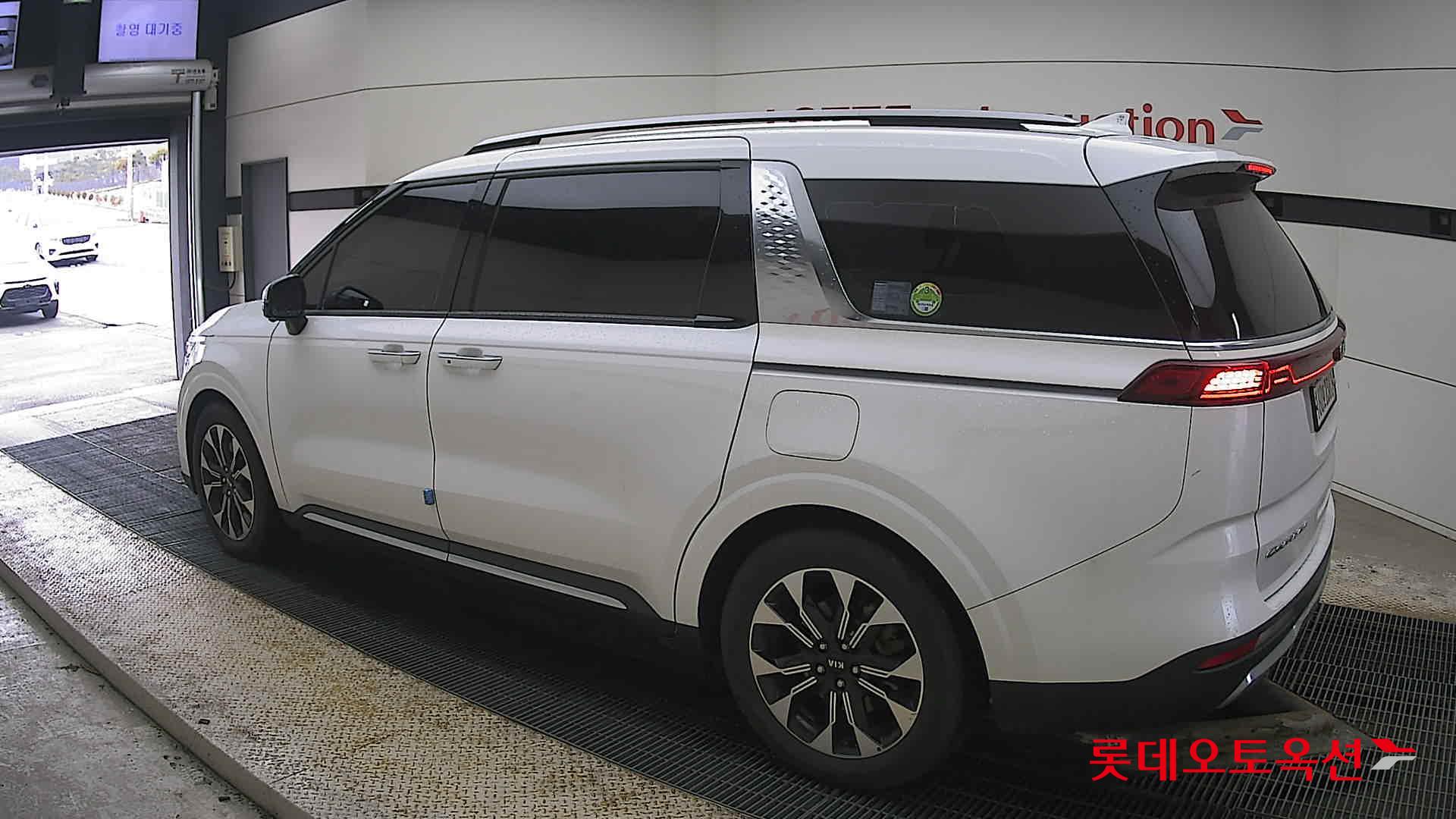 Kia Carnival id 3809989 из Кореи 10