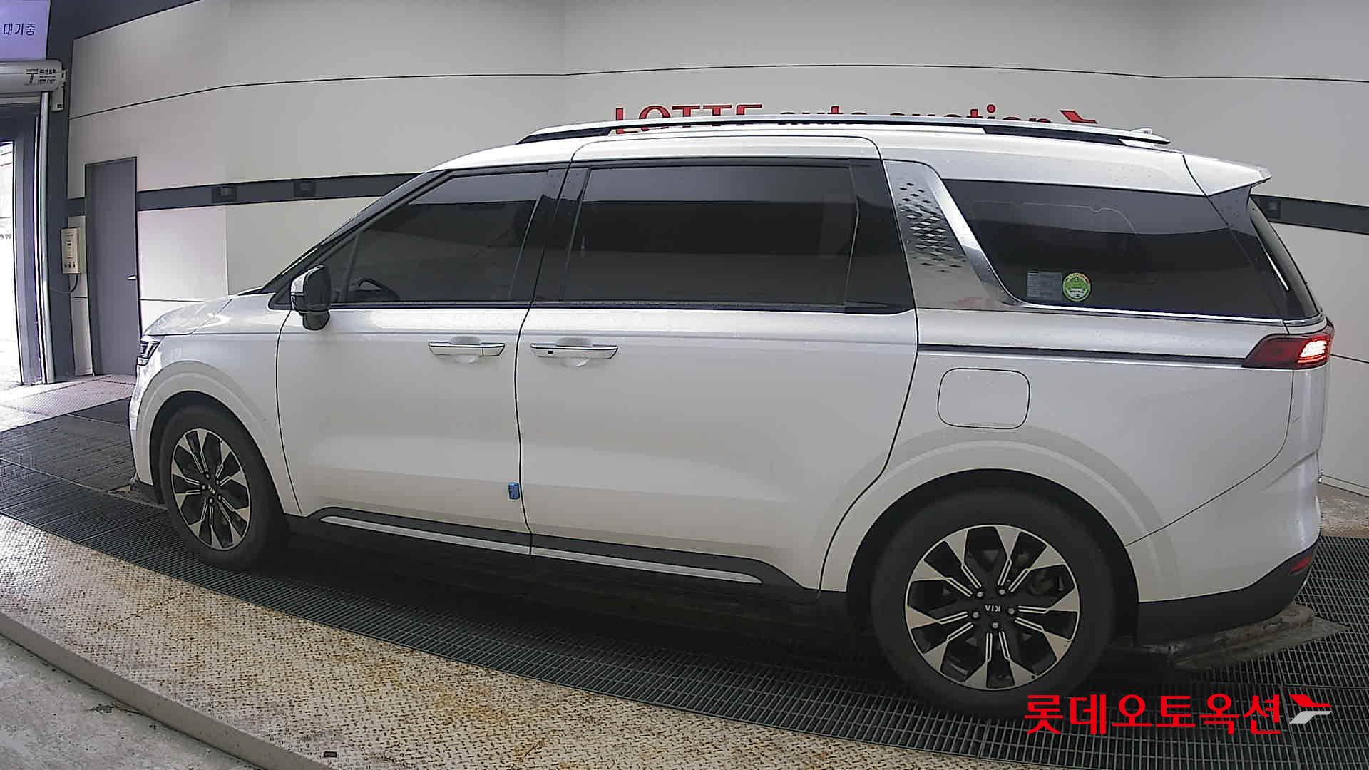 Kia Carnival id 3809989 из Кореи 11