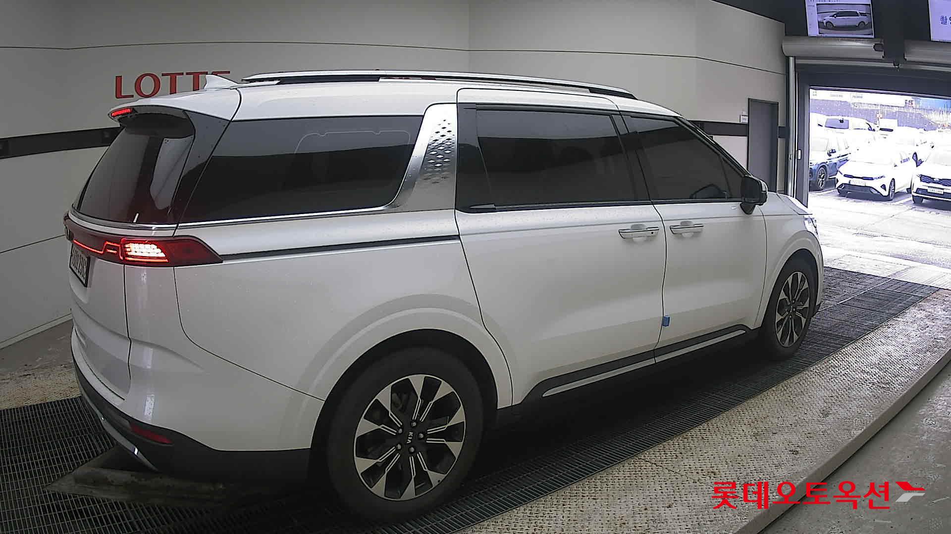 Kia Carnival id 3809989 из Кореи 19