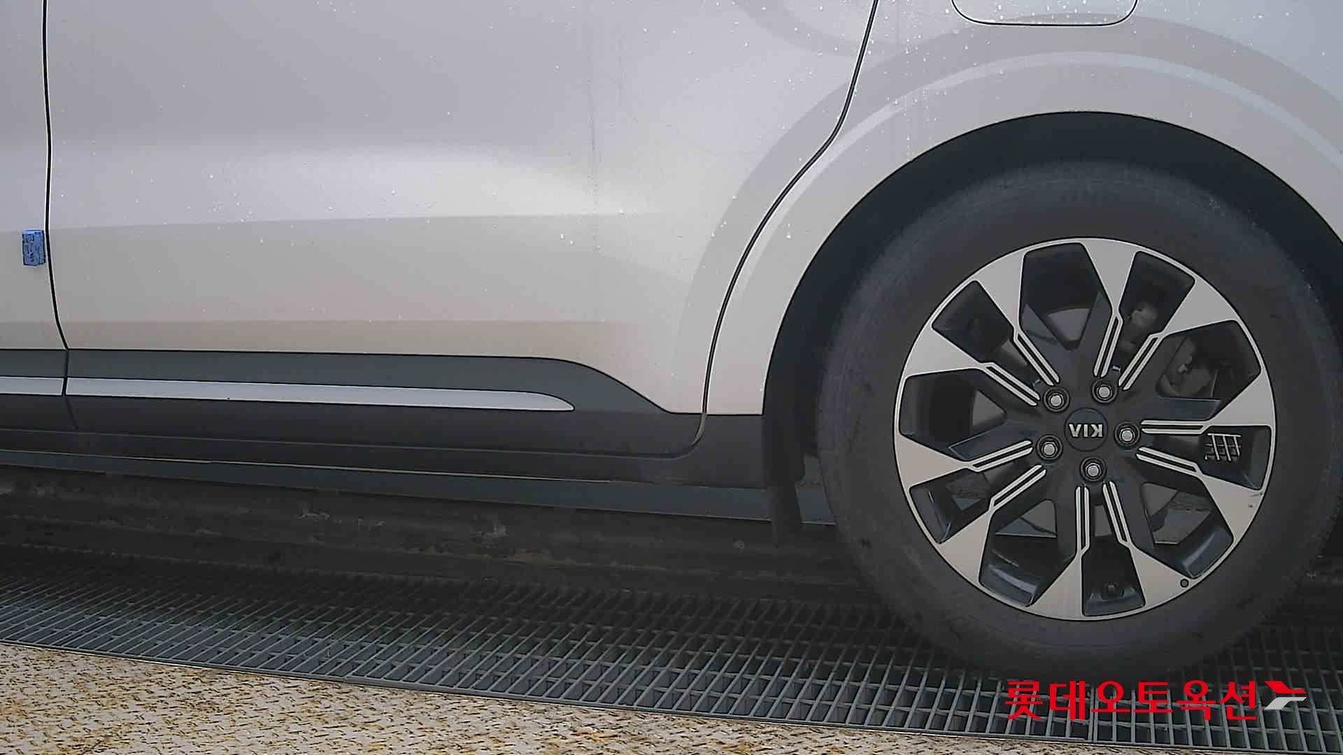 Kia Carnival id 3809989 из Кореи 22