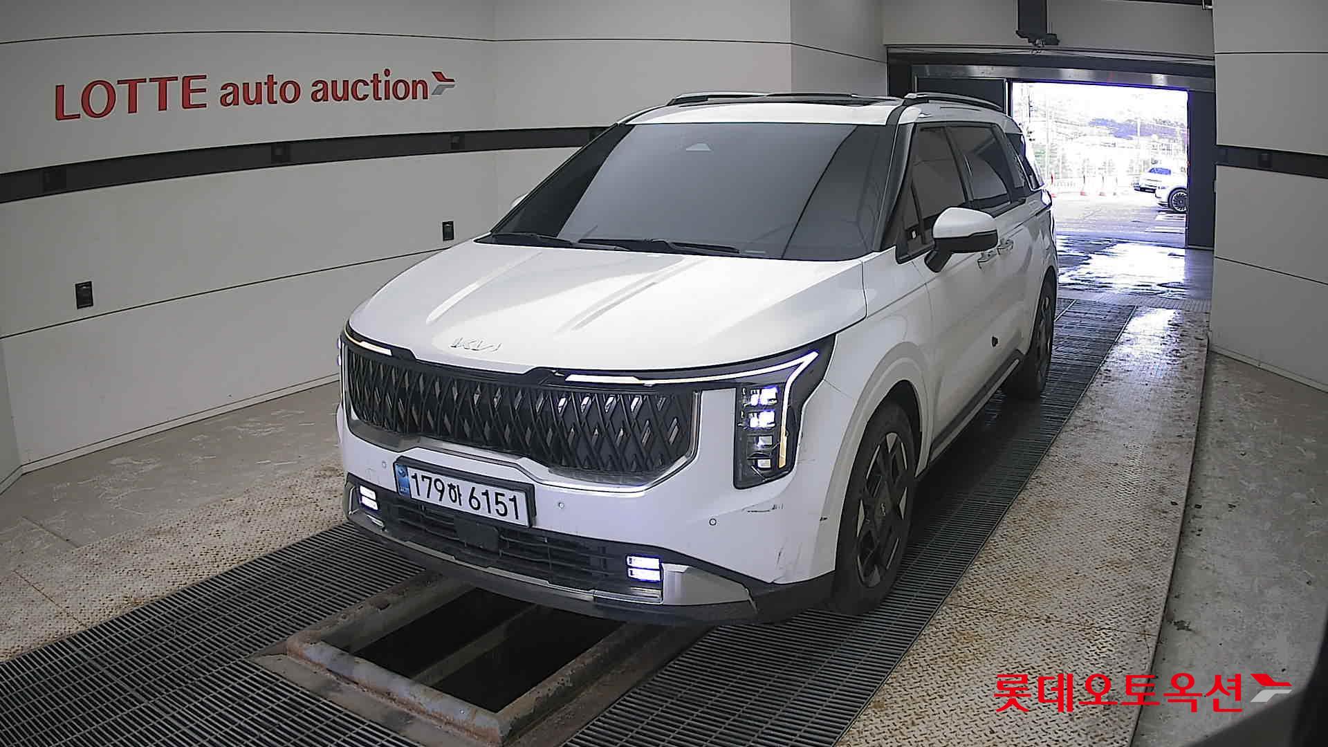 Kia Carnival Hybrid 2025 Snow White Pearl из Кореи