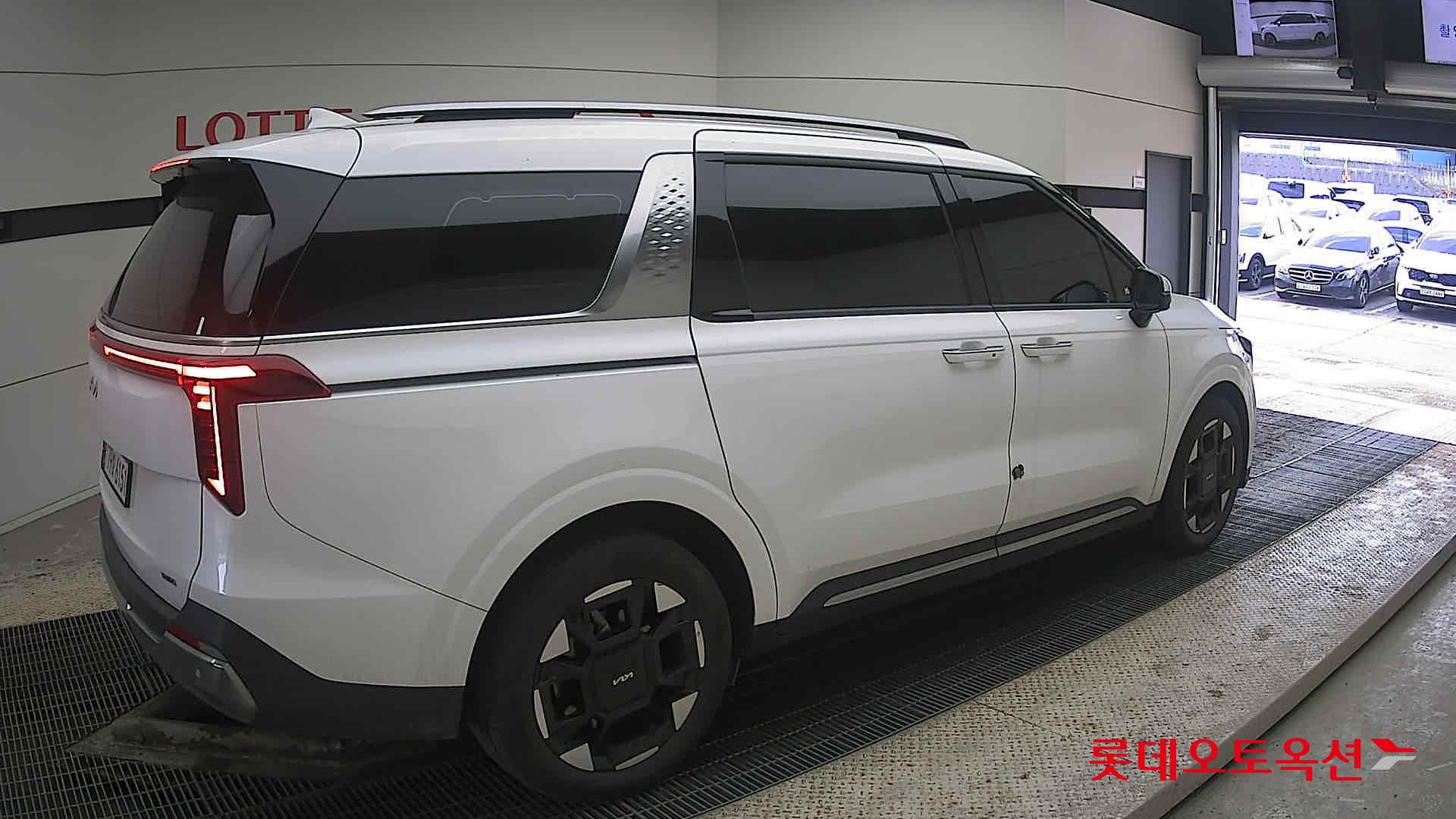 Kia Carnival Hybrid id 3816405 из Кореи 19