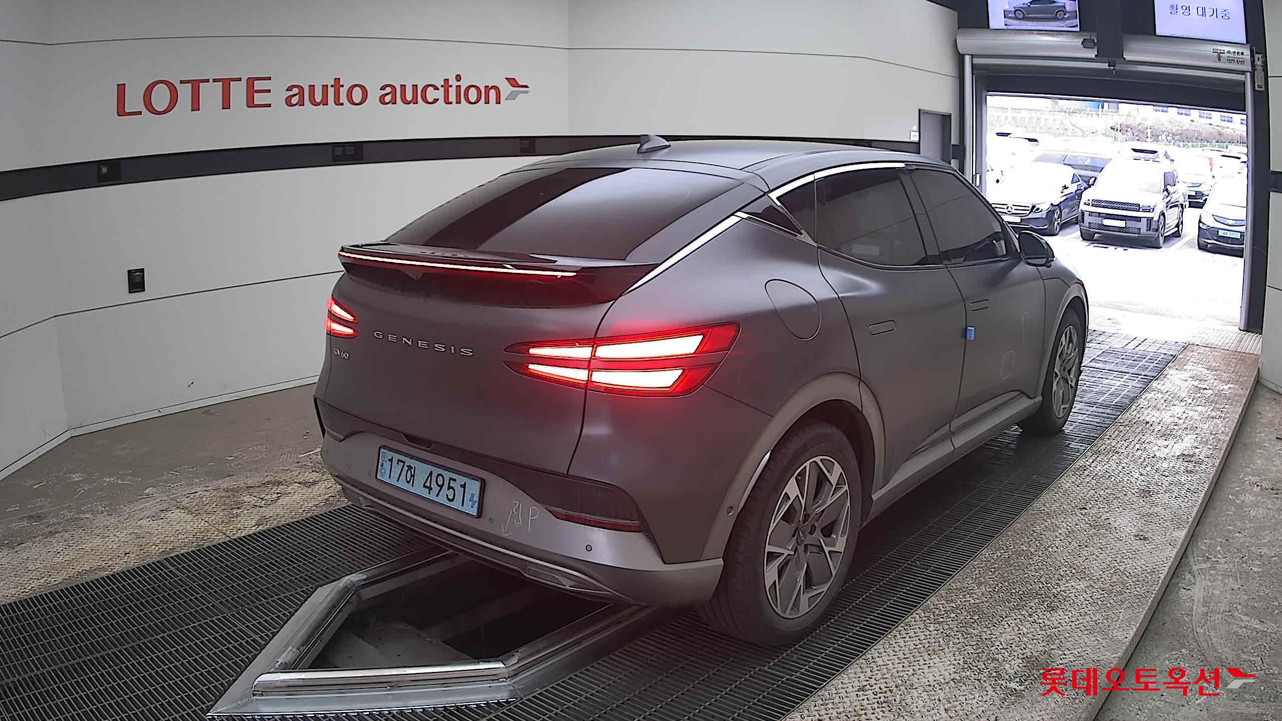 جينسس جي في 60