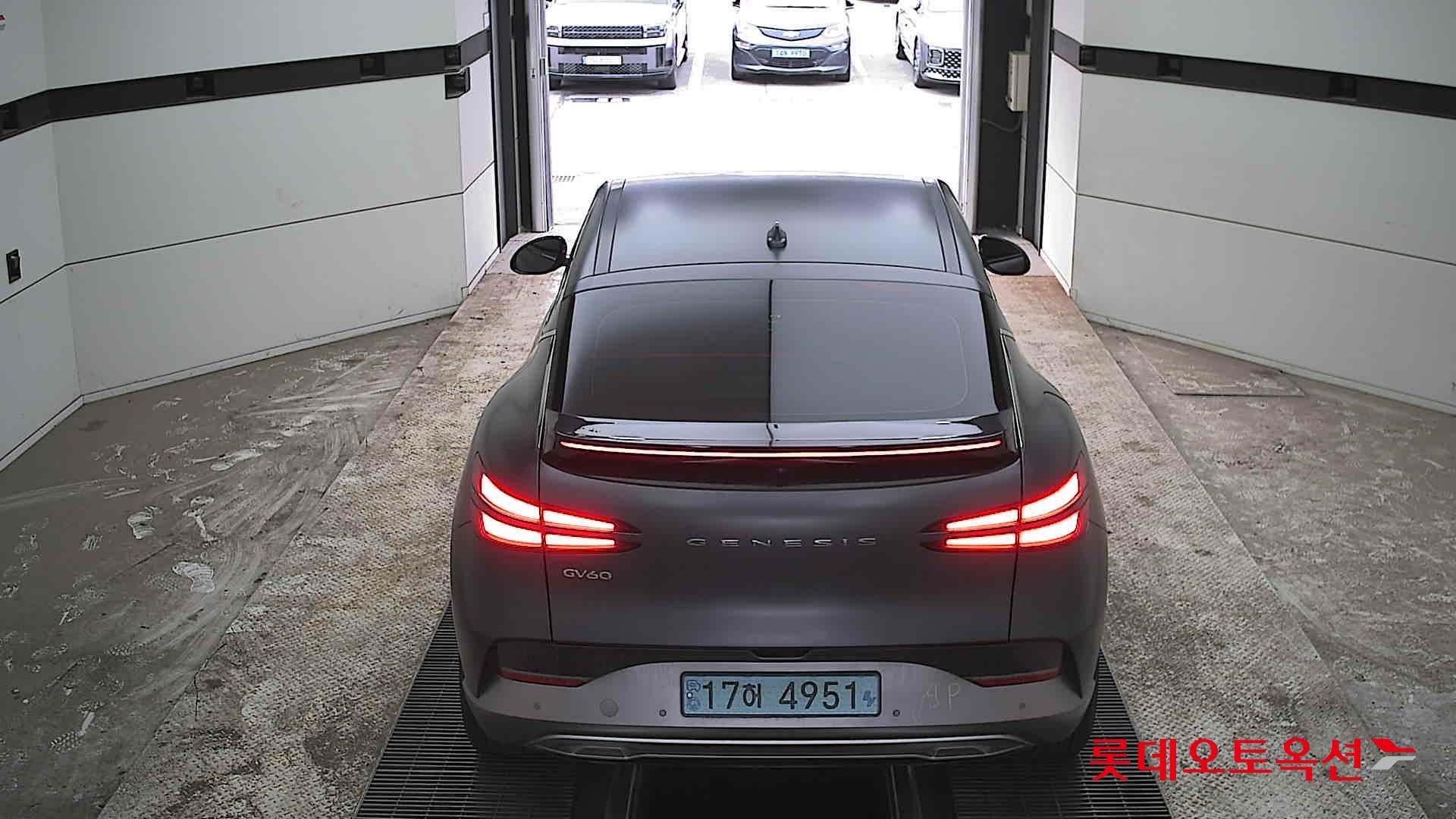 جينسس جي في 60