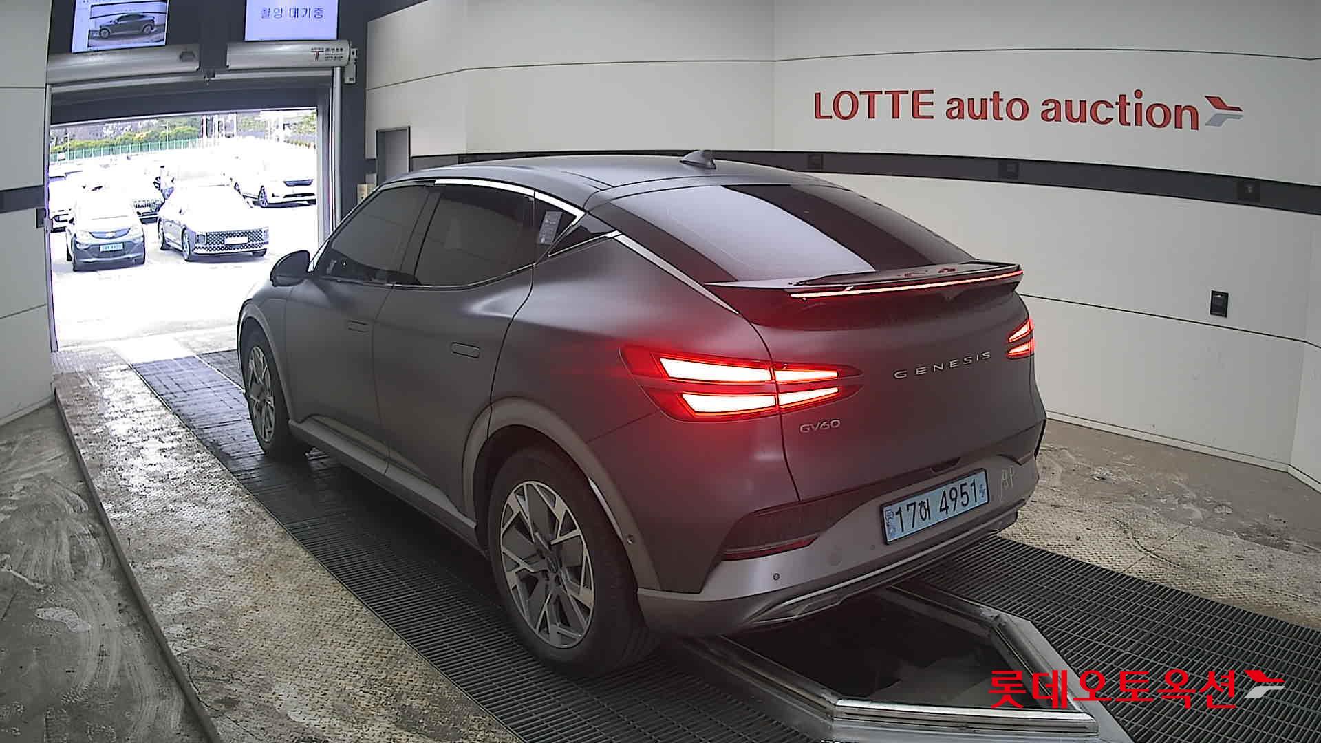 جينسس جي في 60