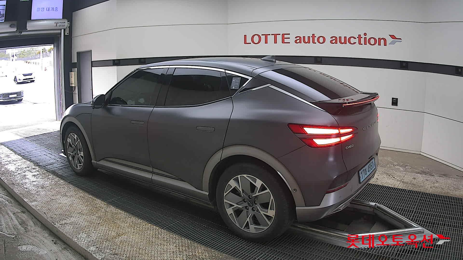 جينسس جي في 60