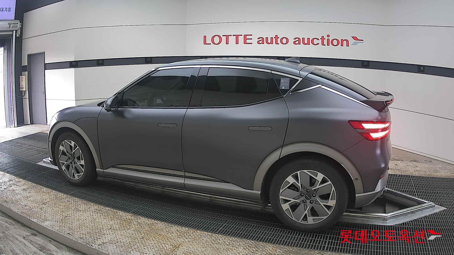 جينسس جي في 60