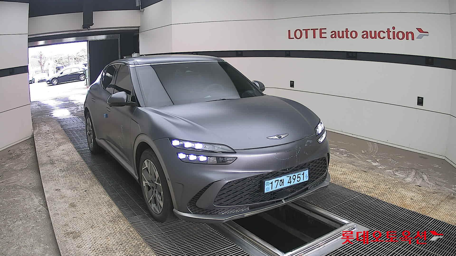 جينسس جي في 60