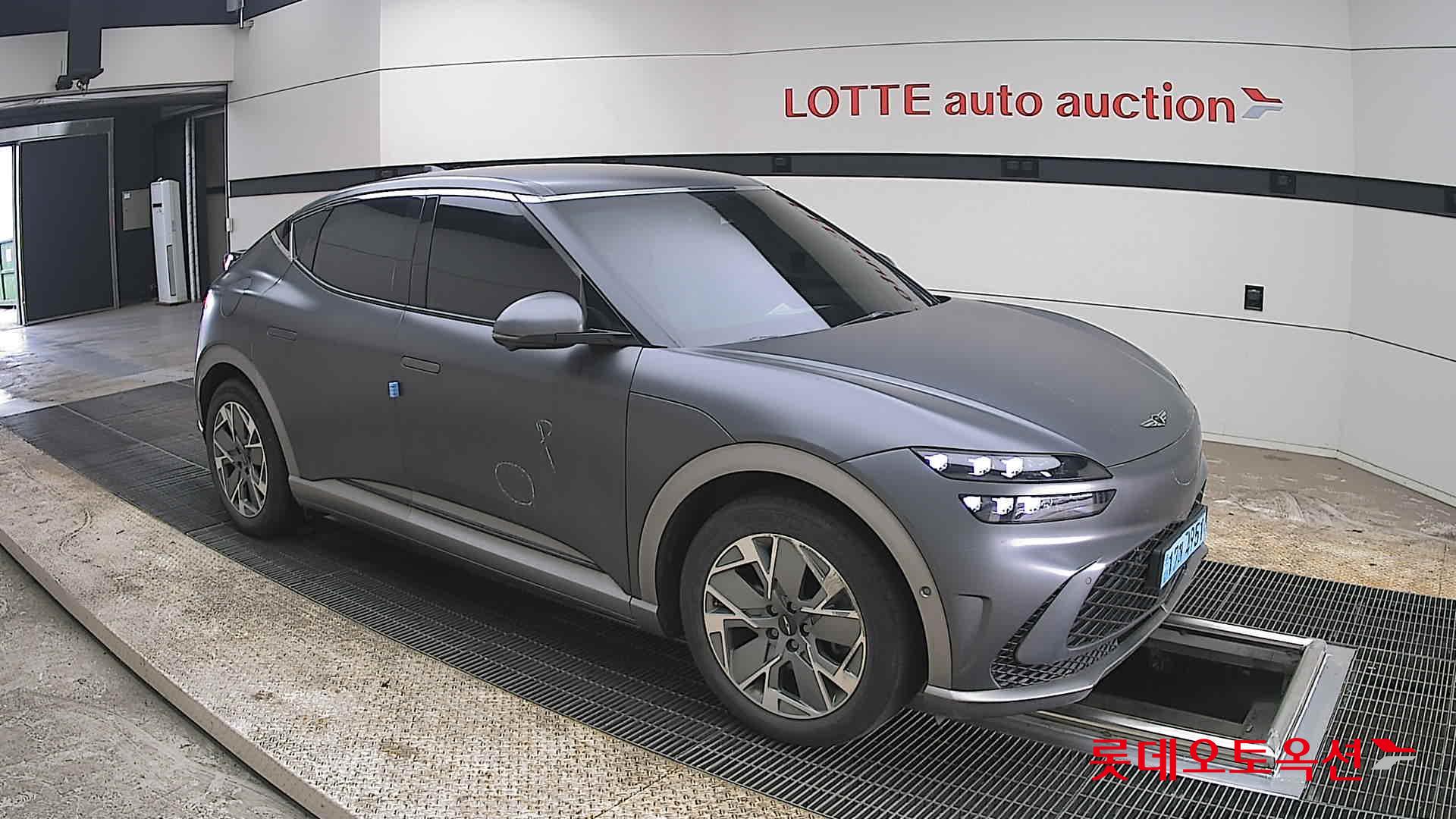 جينسس جي في 60