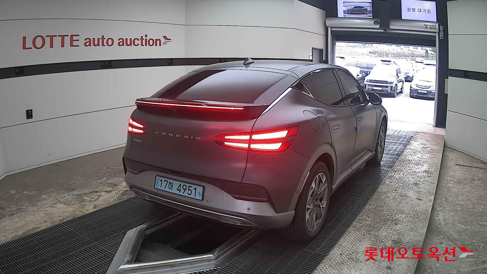 جينسس جي في 60