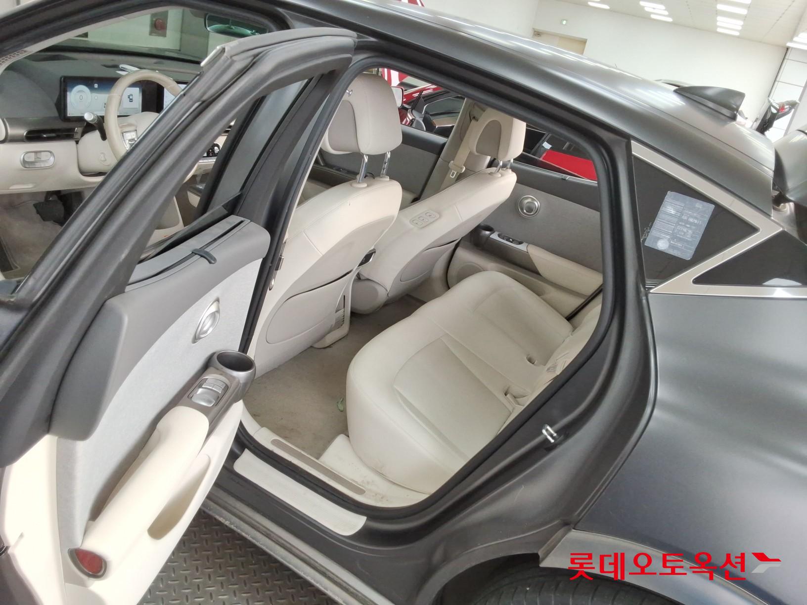 جينسس جي في 60