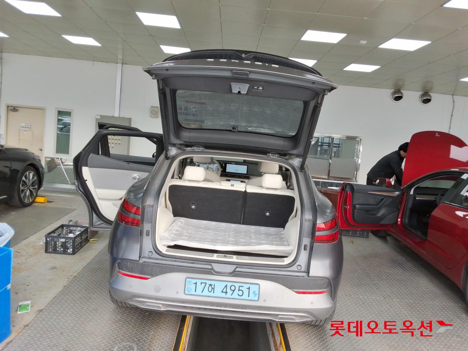 جينسس جي في 60