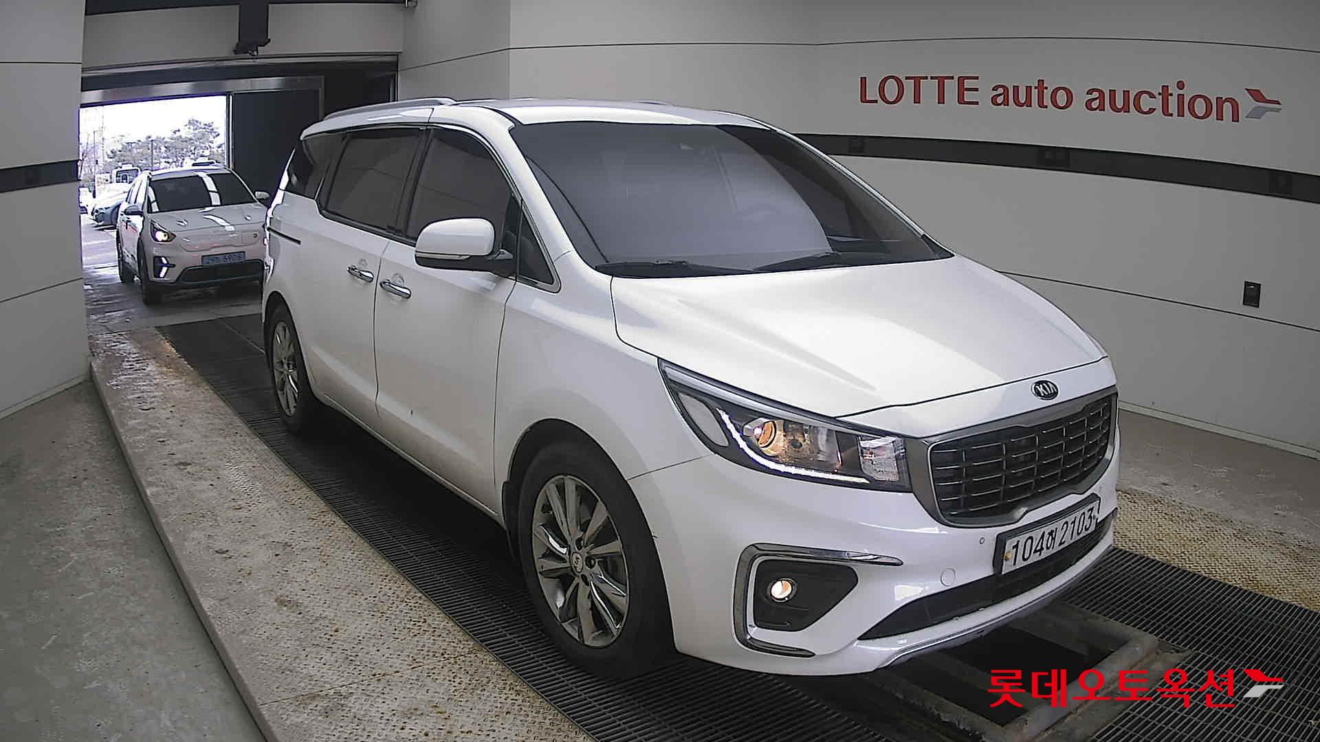 Kia Carnival 2020 Snow White Pearl (optional) из Кореи, фото 2