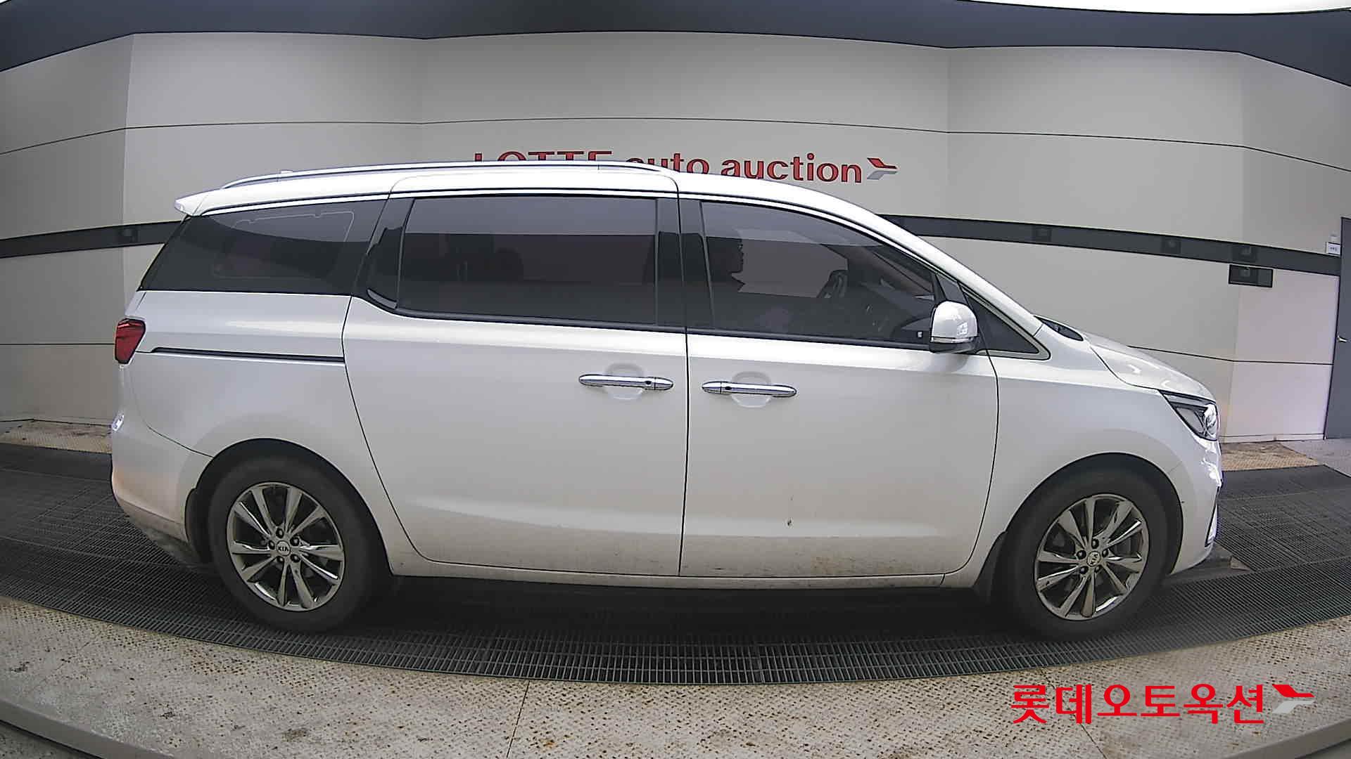 Kia Carnival 2020 Snow White Pearl (optional) из Кореи, фото 3