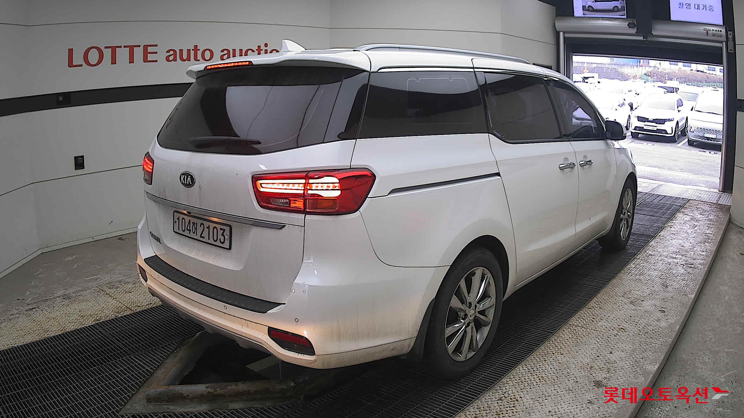 Kia Carnival 2020 Snow White Pearl (optional) из Кореи, фото 4