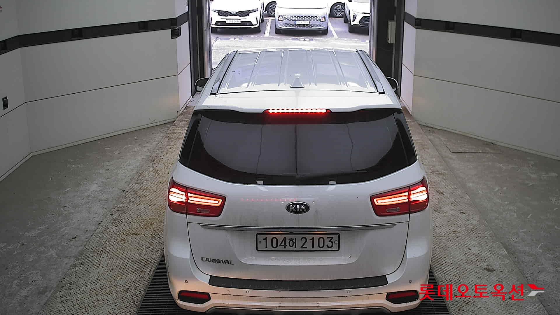 Kia Carnival 2020 Snow White Pearl (optional) из Кореи, фото 5