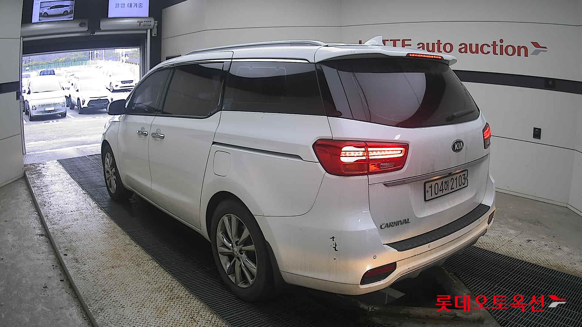 Kia Carnival 2020 Snow White Pearl (optional) из Кореи, фото 6